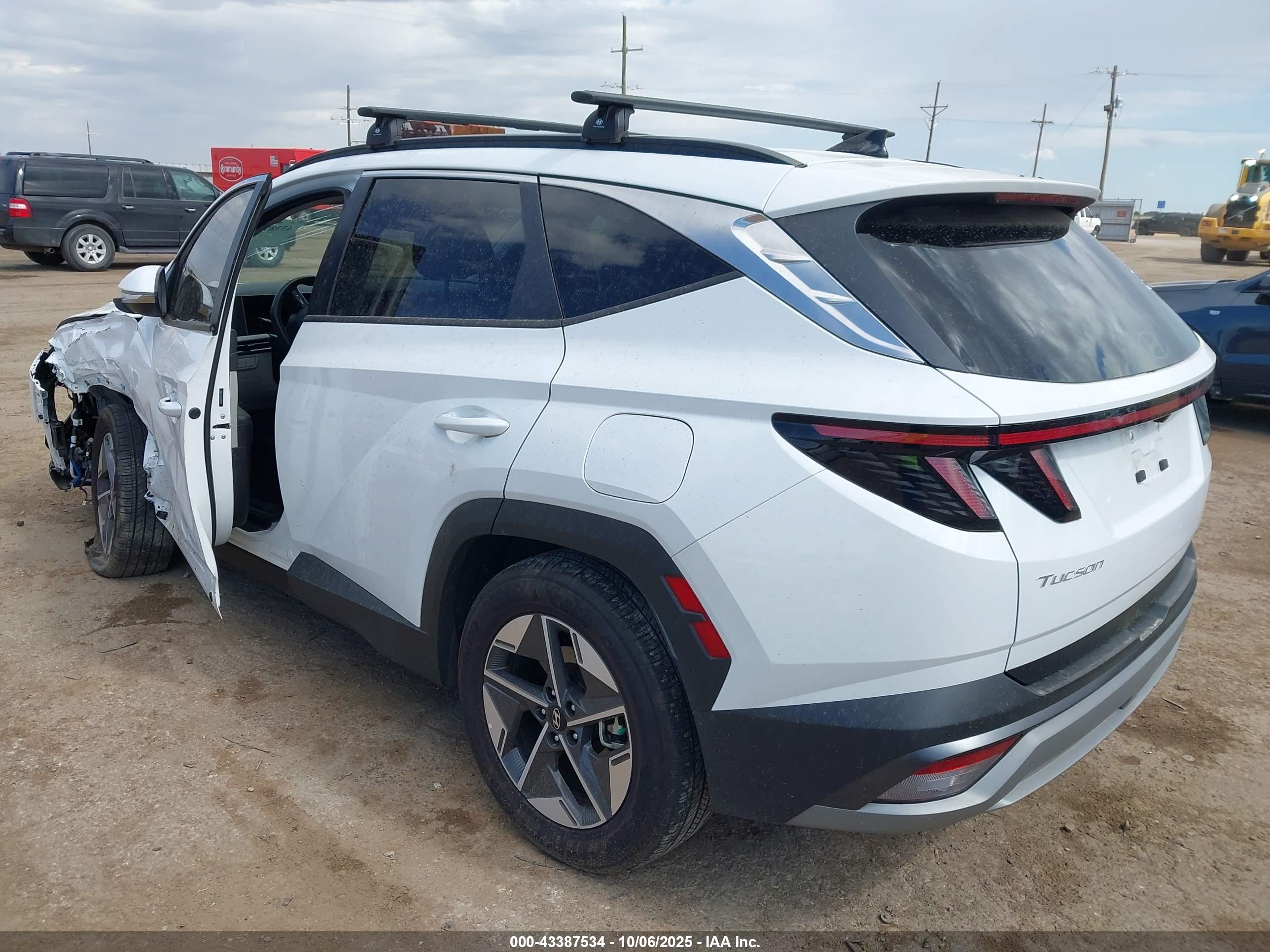 HYUNDAI TUCSON image 3