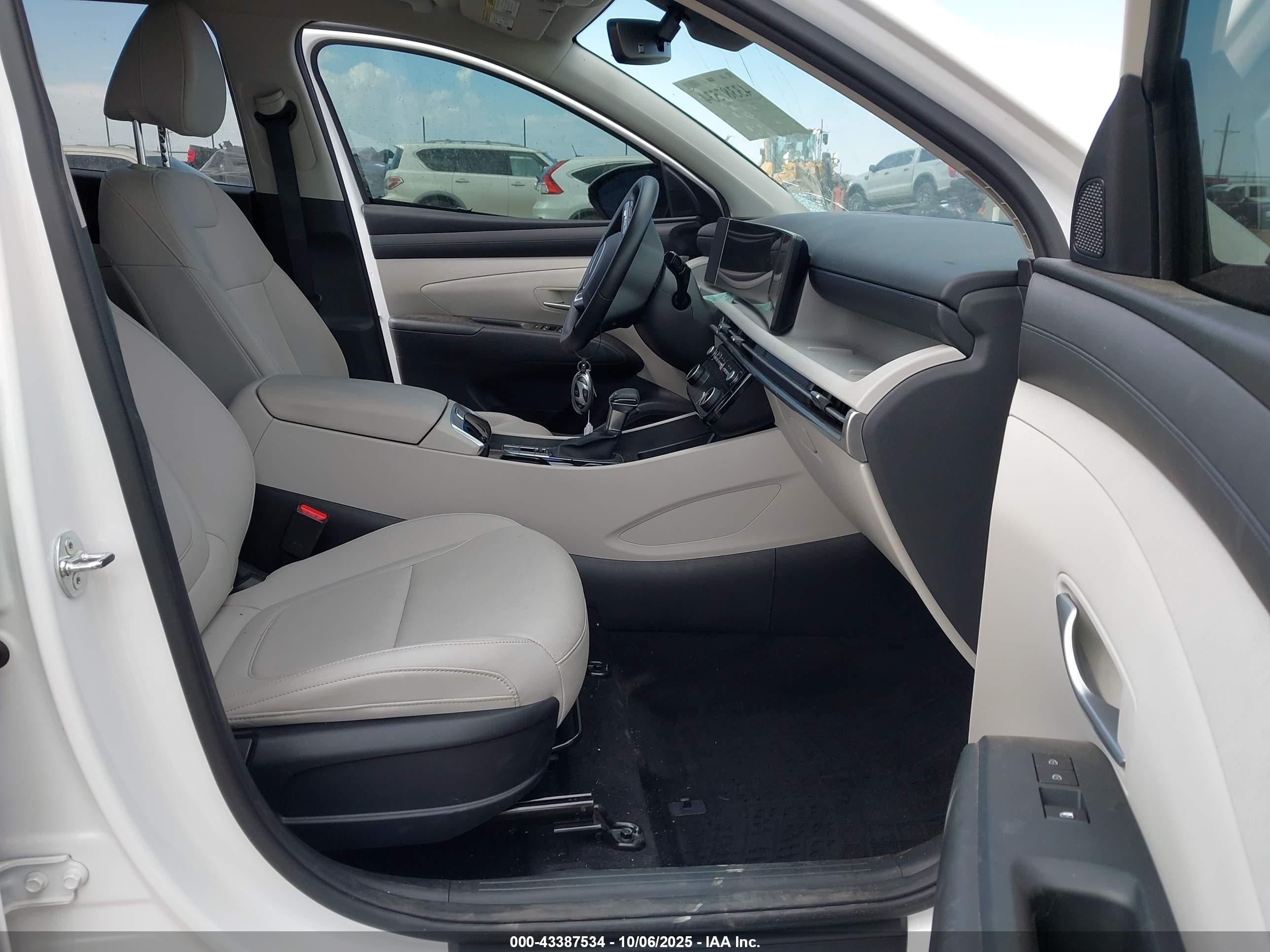 HYUNDAI TUCSON image 5