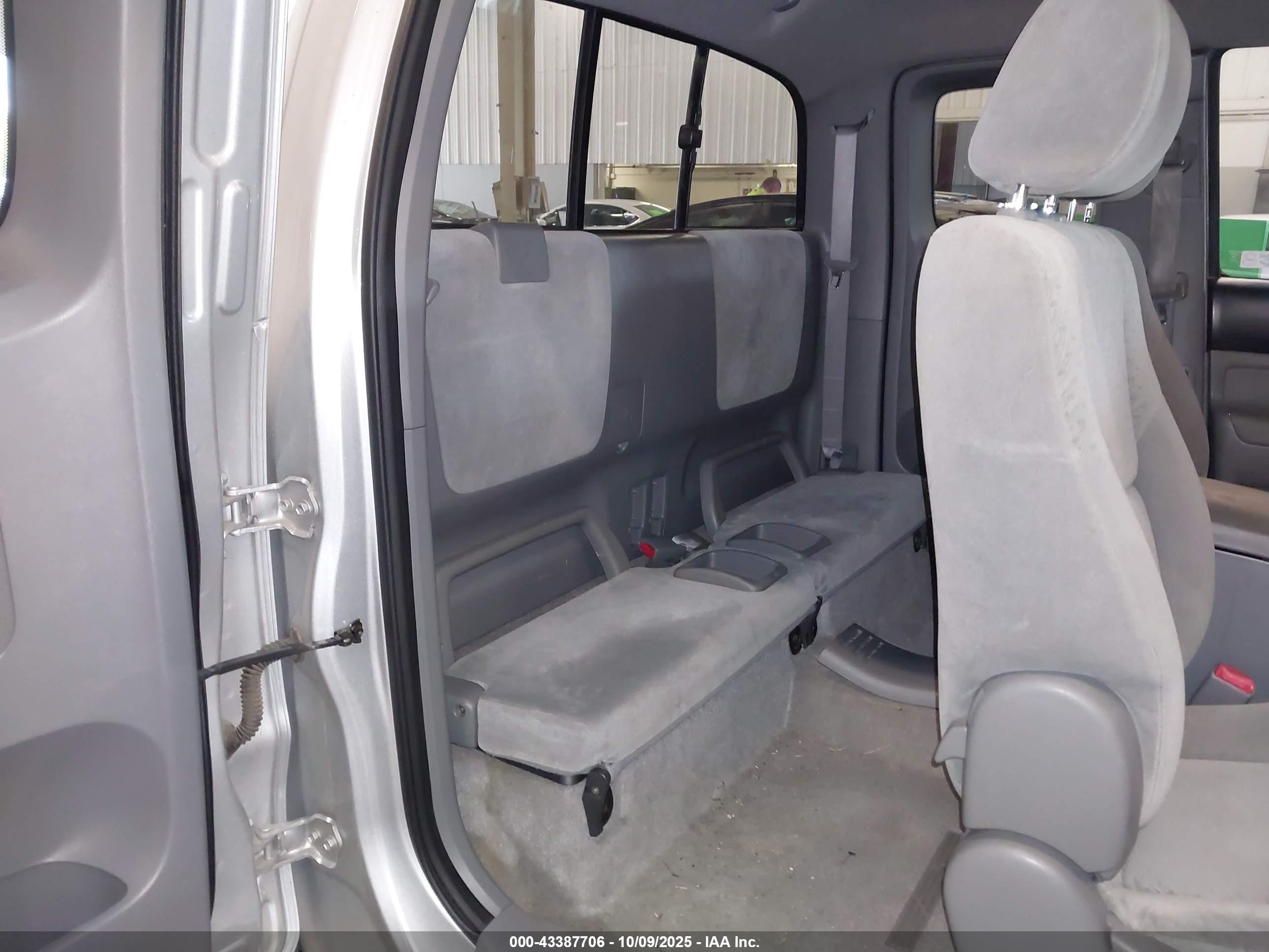 TOYOTA TACOMA image 8