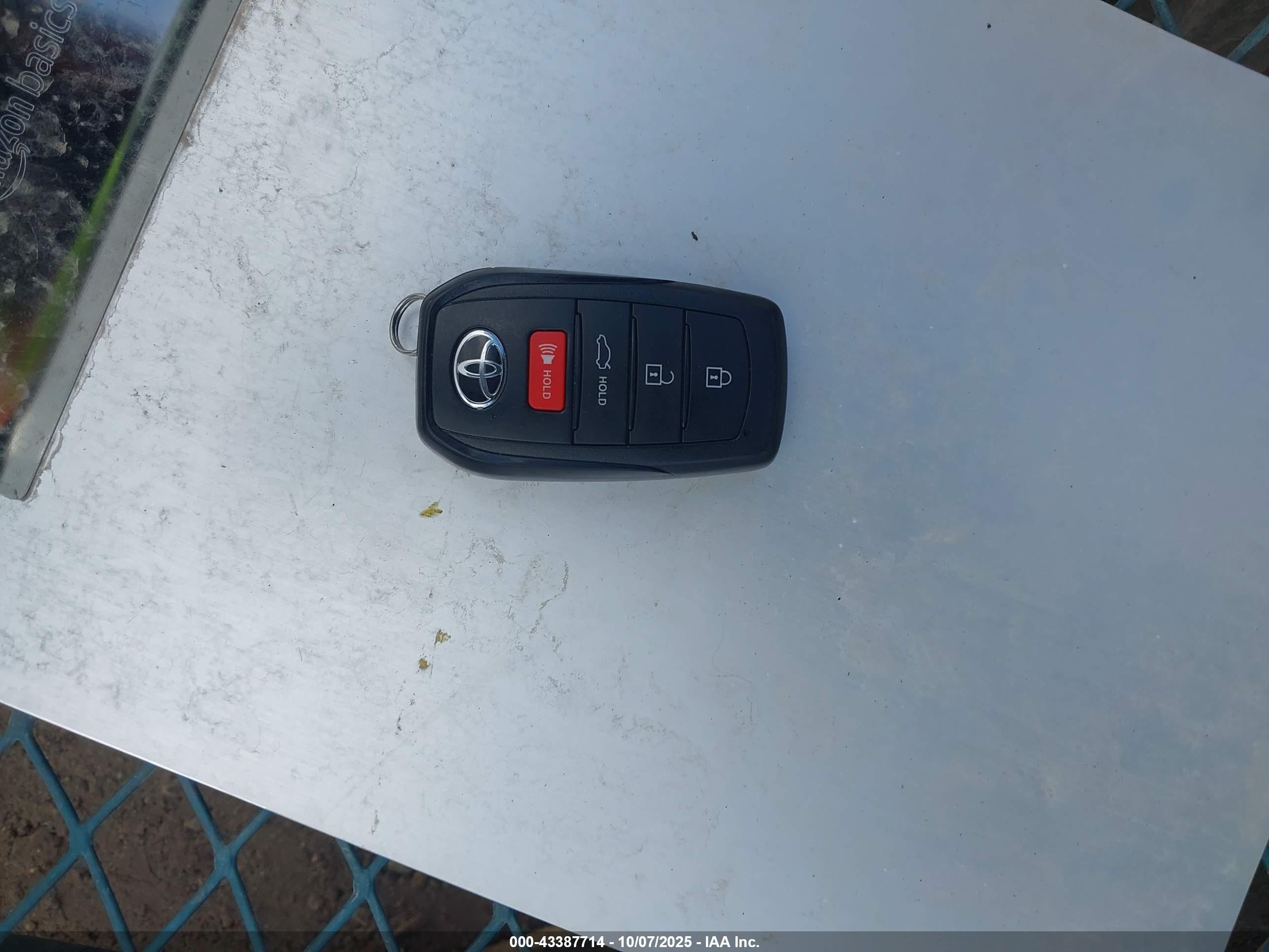 TOYOTA CAMRY image 11