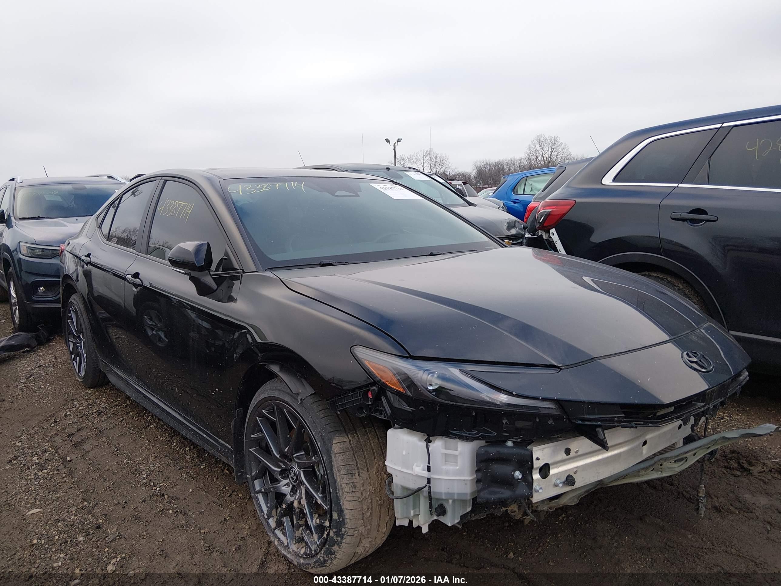 TOYOTA CAMRY image 6