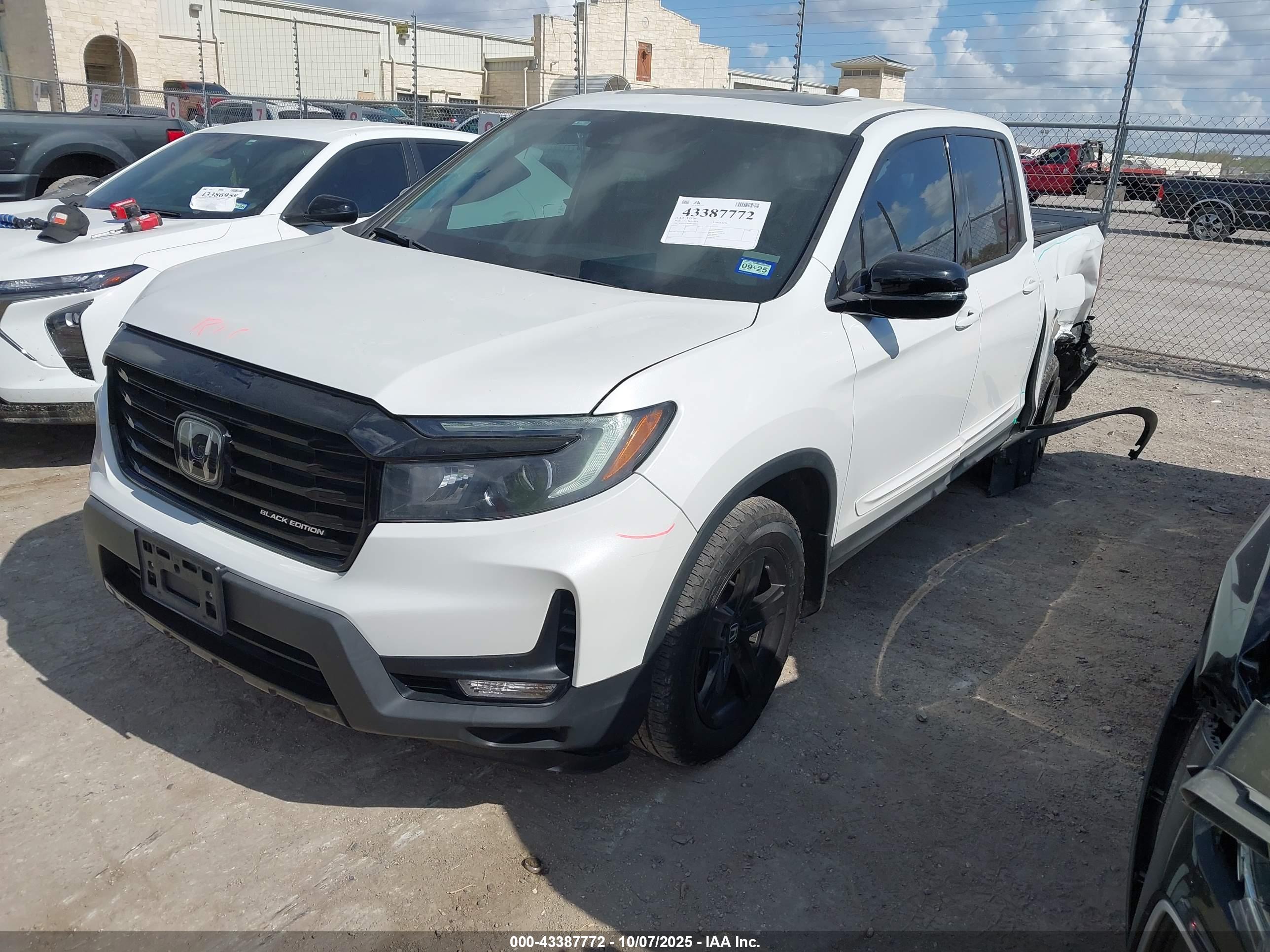 HONDA RIDGELINE image 2