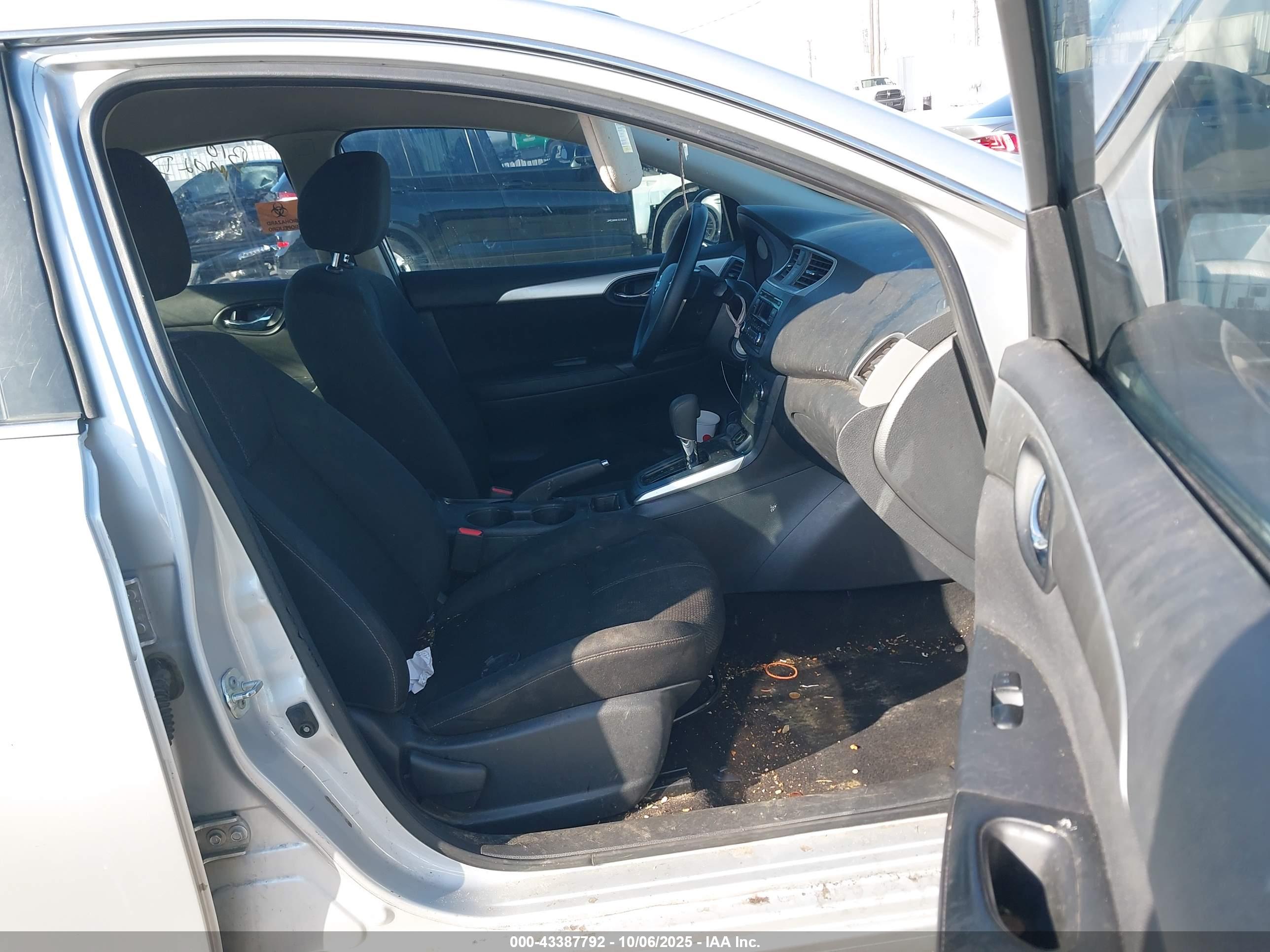 NISSAN SENTRA image 5