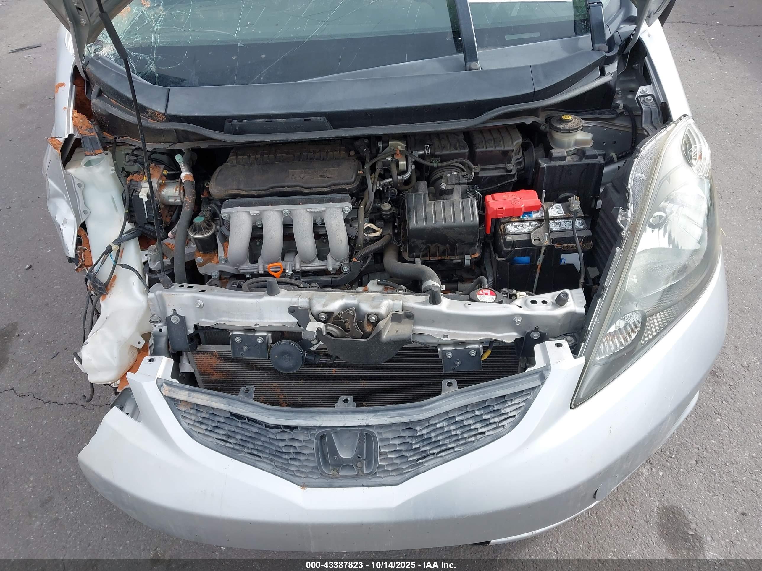 HONDA FIT image 10