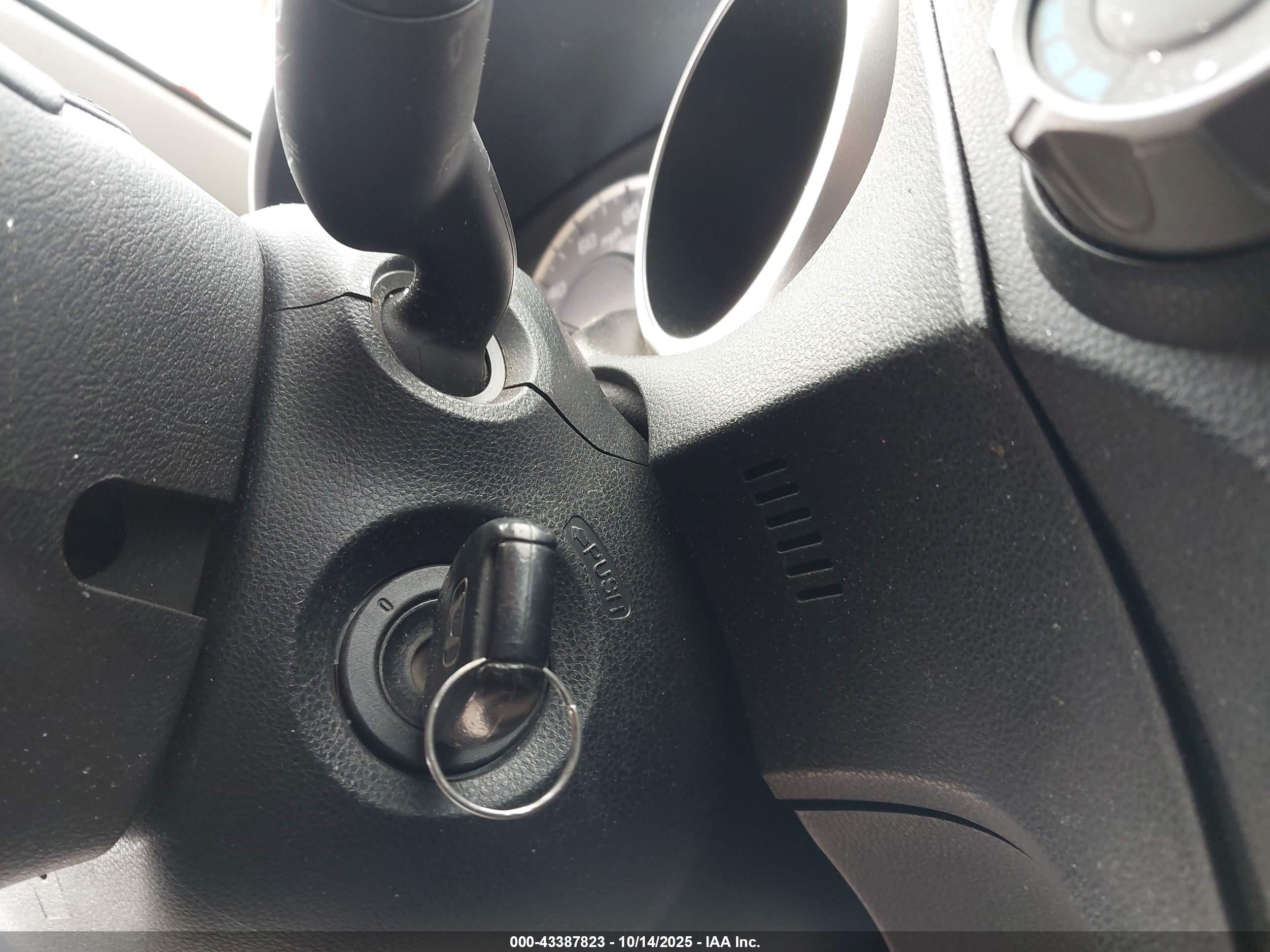 HONDA FIT image 11