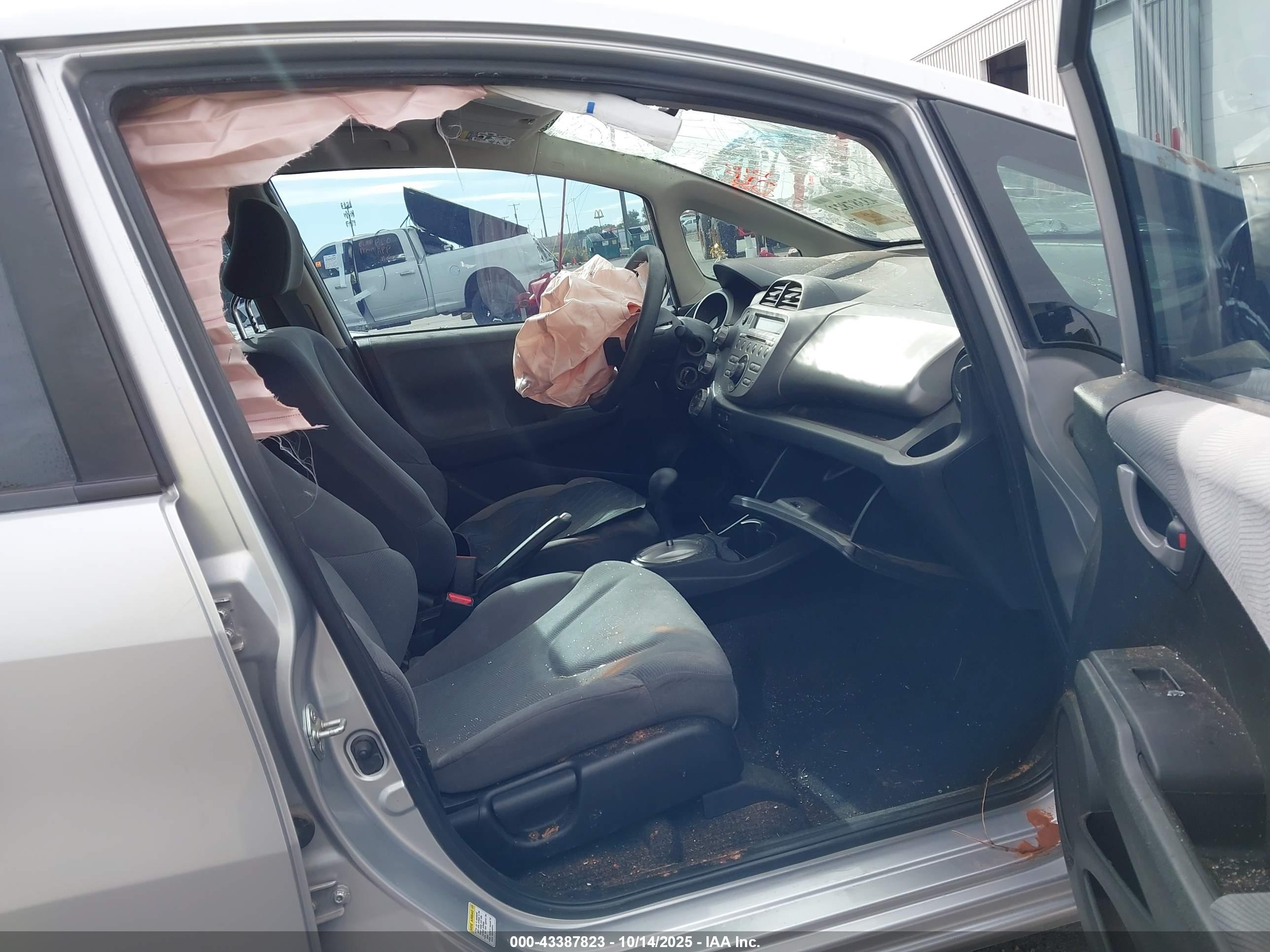 HONDA FIT image 5