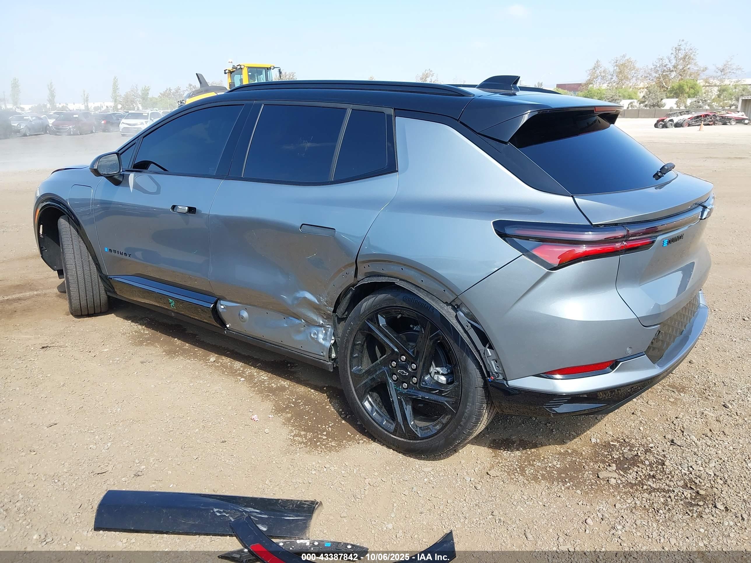CHEVROLET EQUINOX image 3