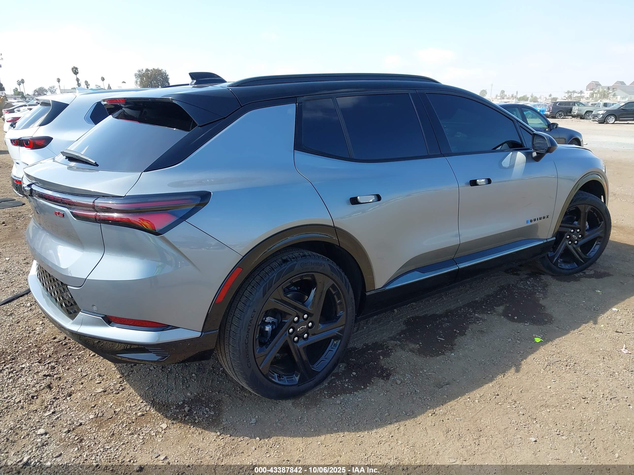 CHEVROLET EQUINOX image 4