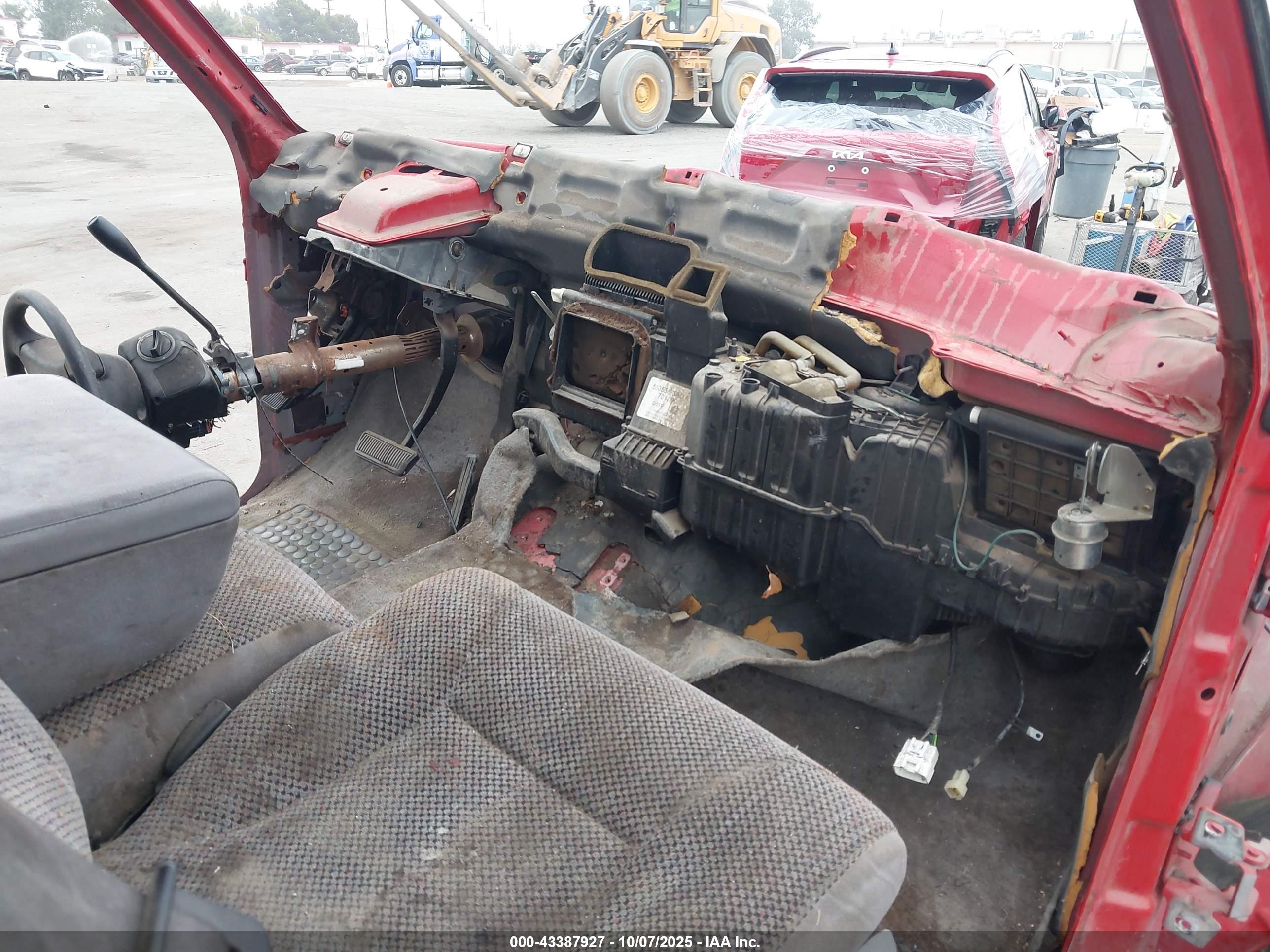 DODGE RAM image 5