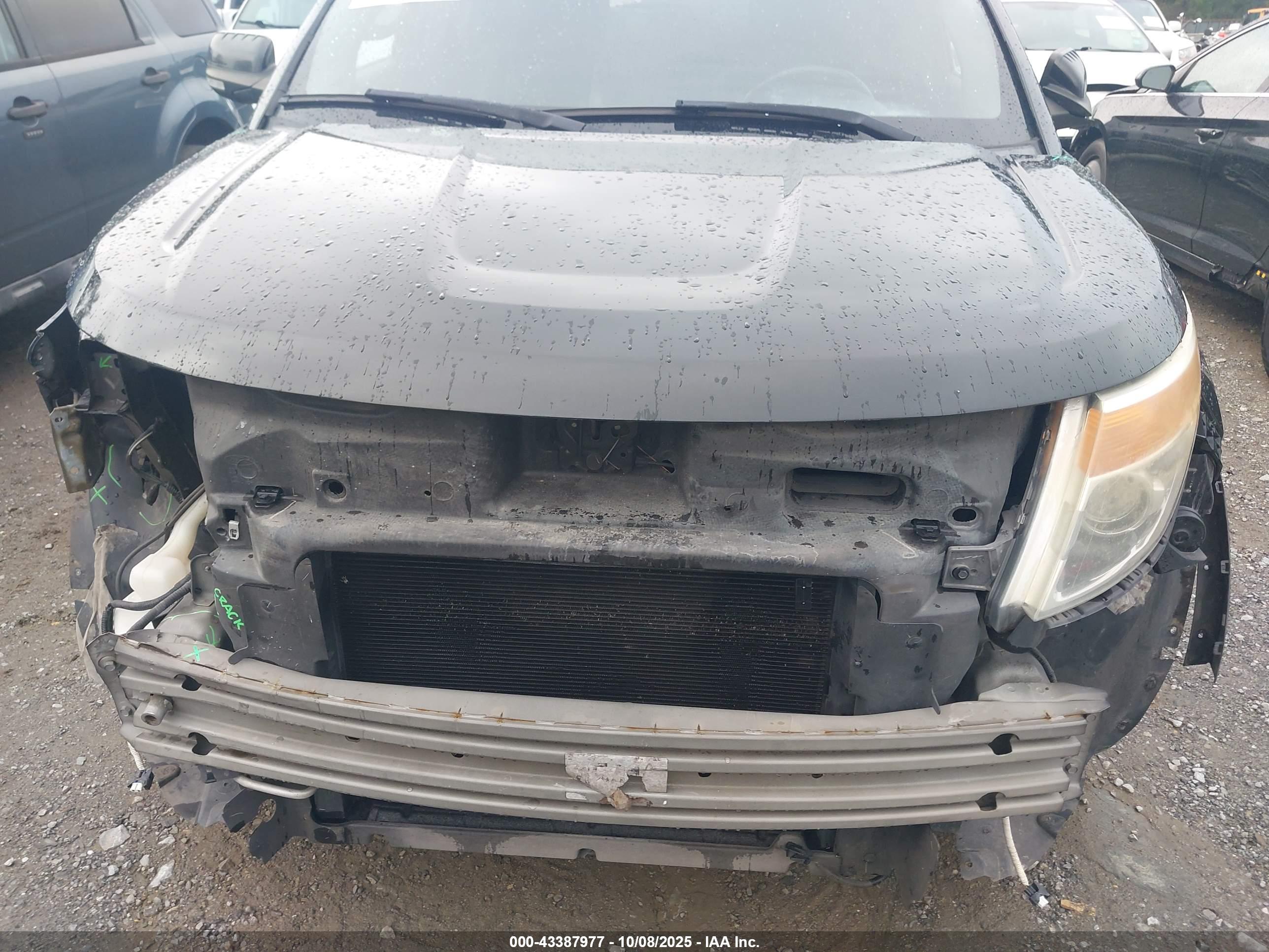 FORD EXPLORER image 6