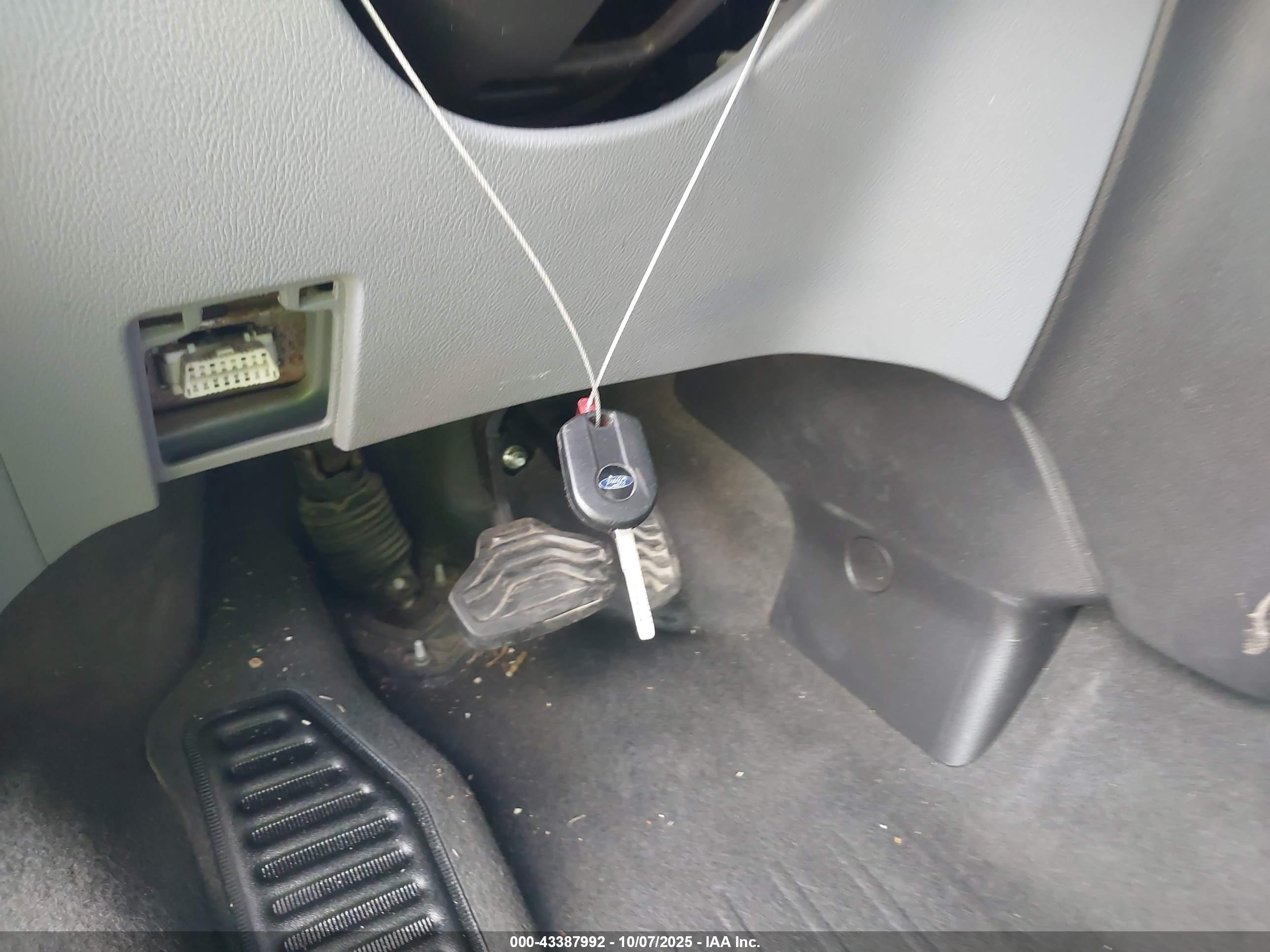 FORD TRANSIT-250 image 11