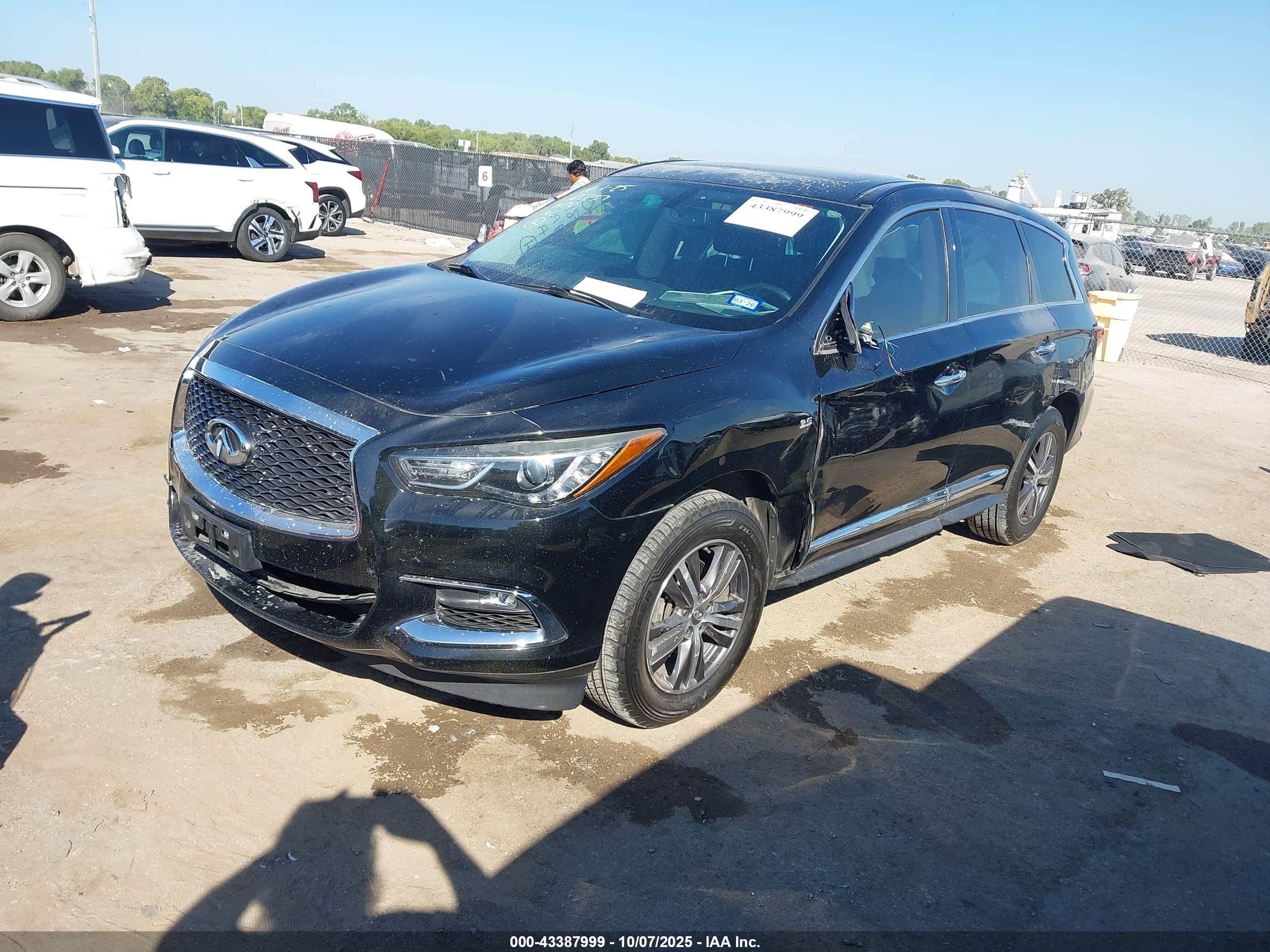 INFINITI QX60 image 2