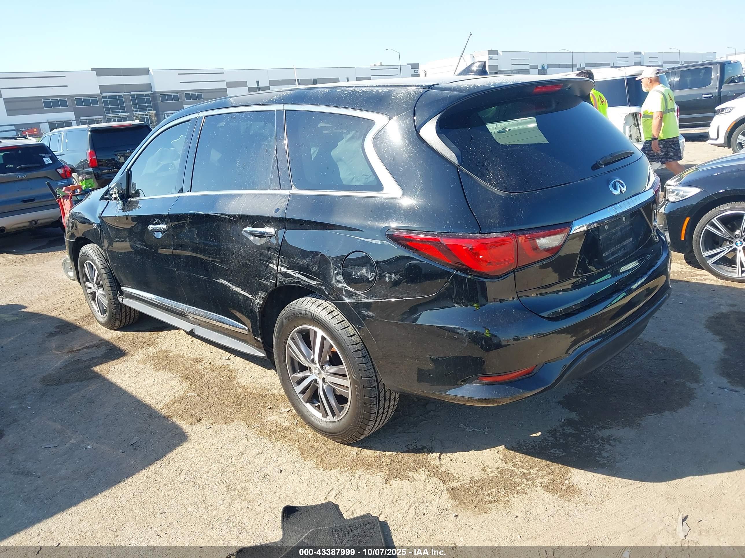 INFINITI QX60 image 3
