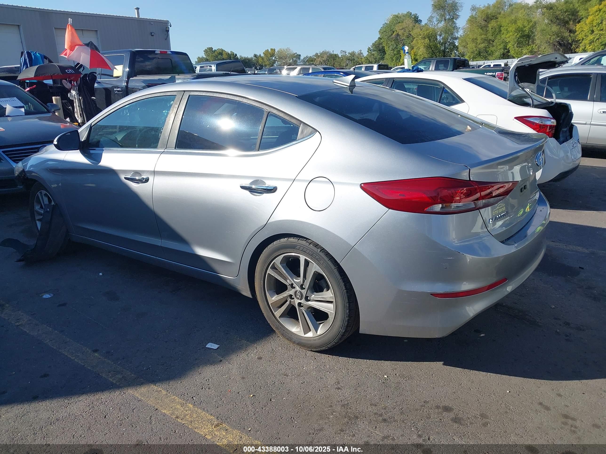 HYUNDAI ELANTRA image 3