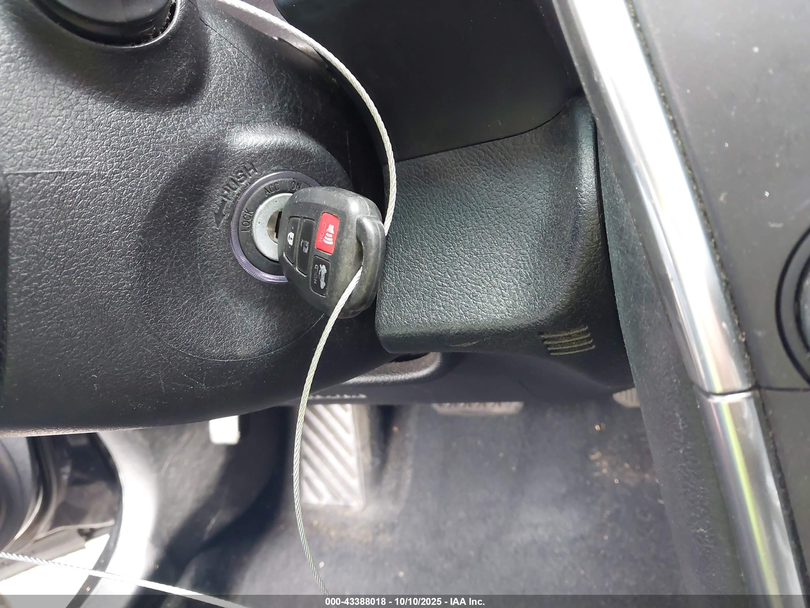 TOYOTA CAMRY image 11