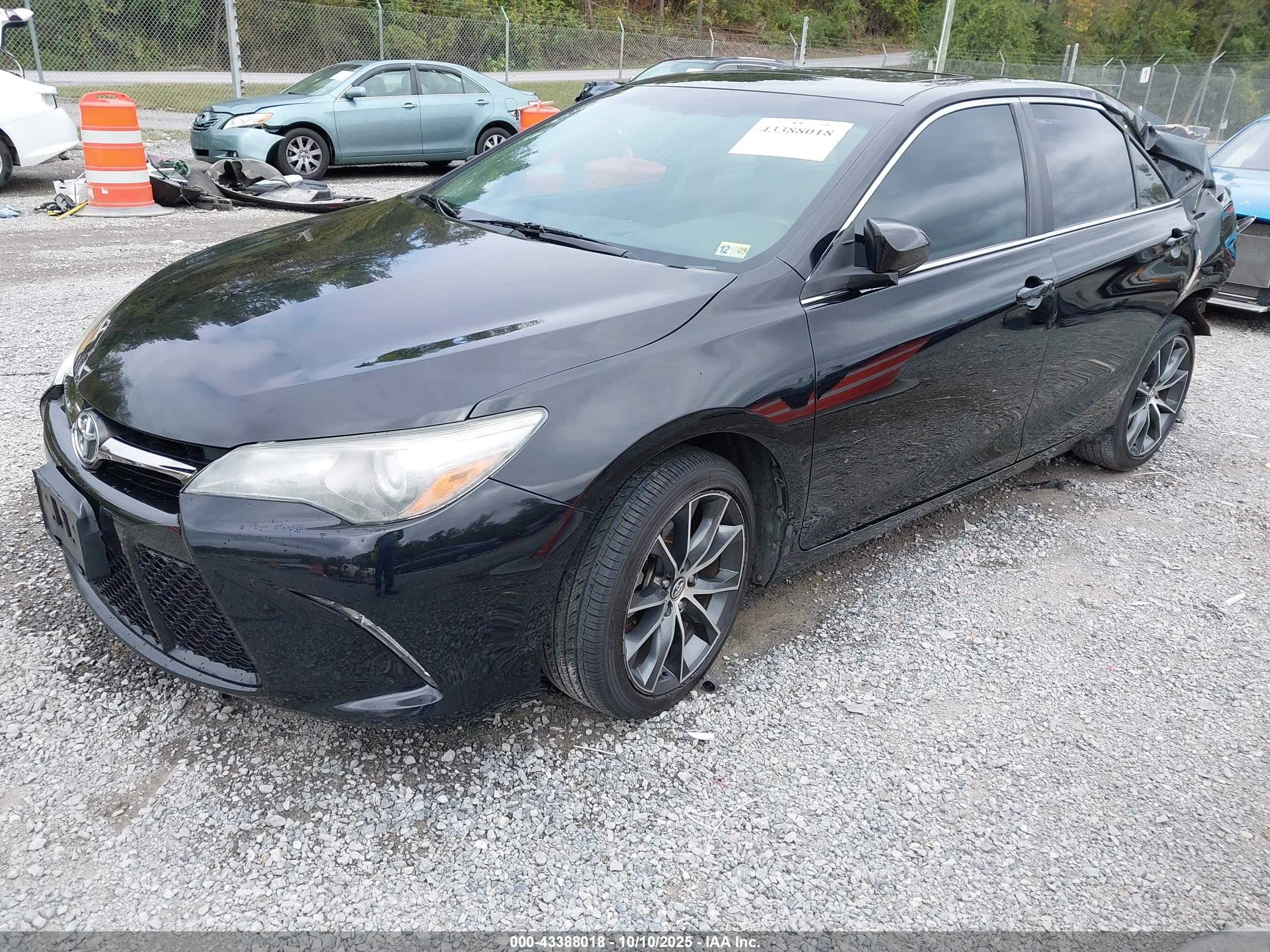 TOYOTA CAMRY image 2