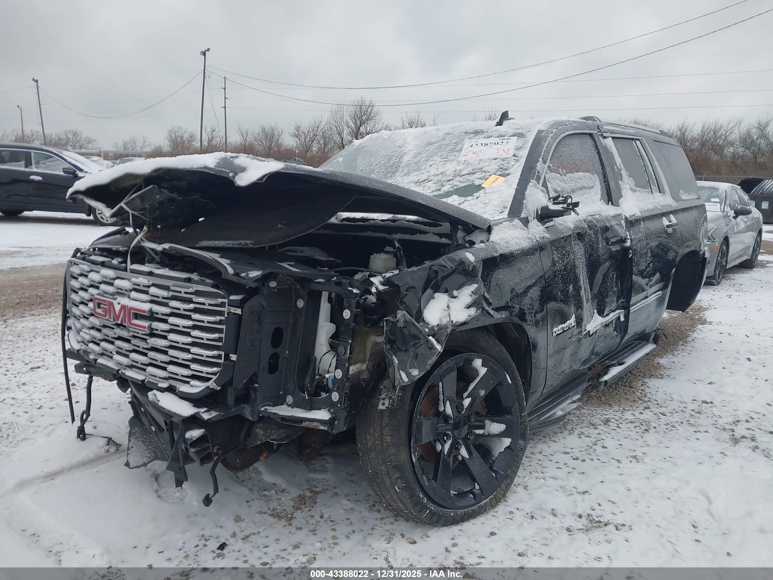 GMC YUKON image 2