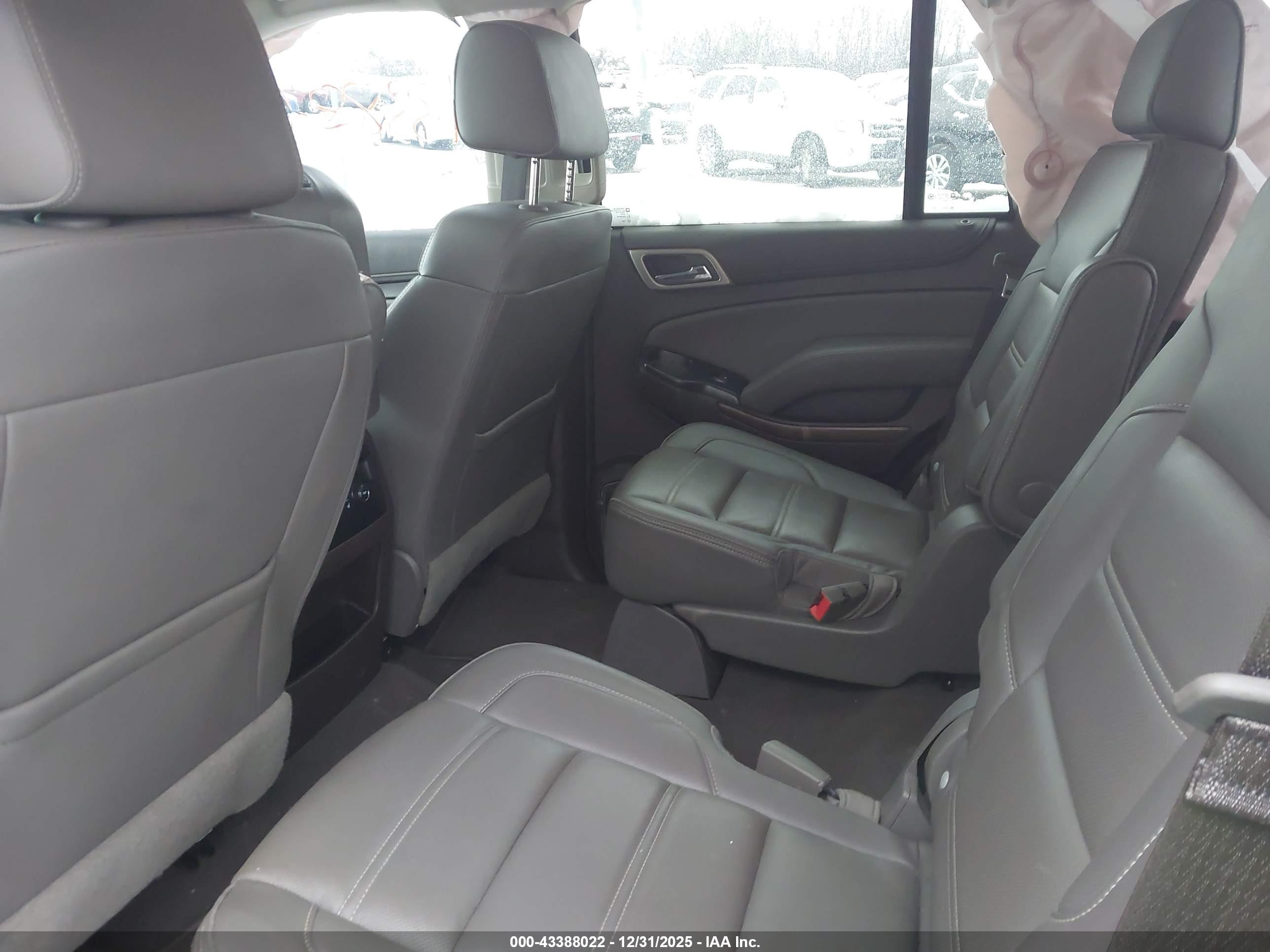 GMC YUKON image 8