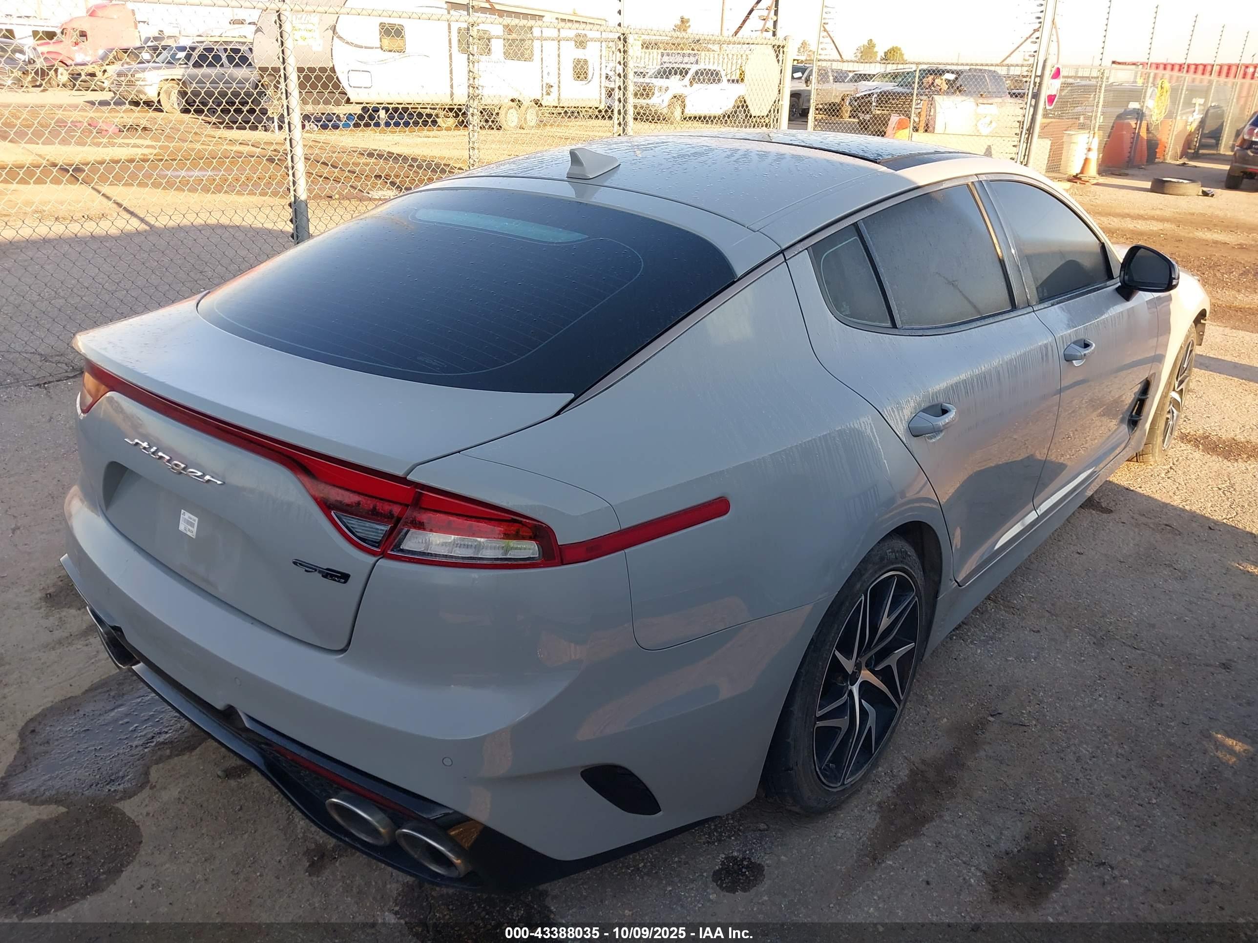 KIA STINGER image 4