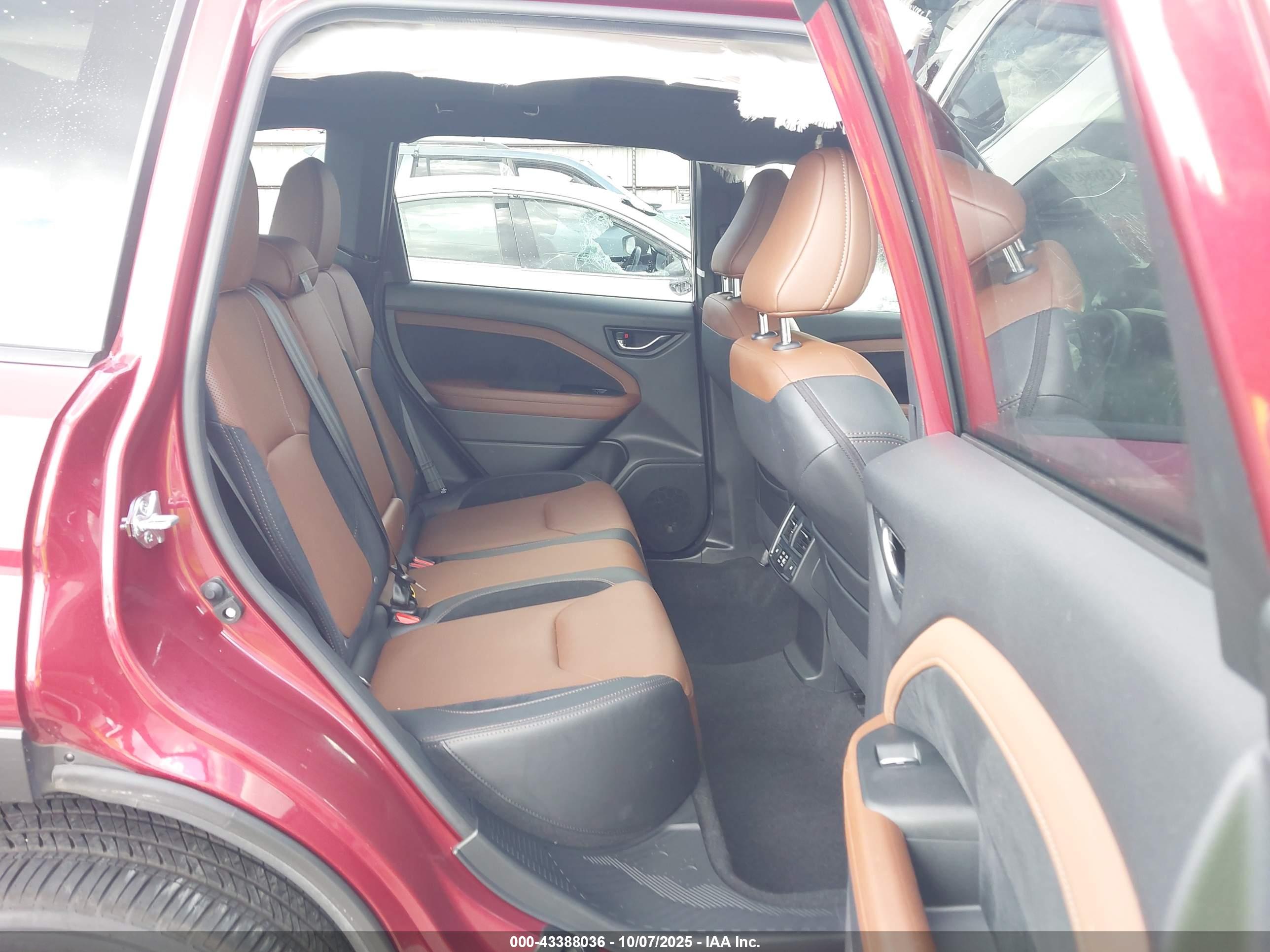 SUBARU FORESTER image 8