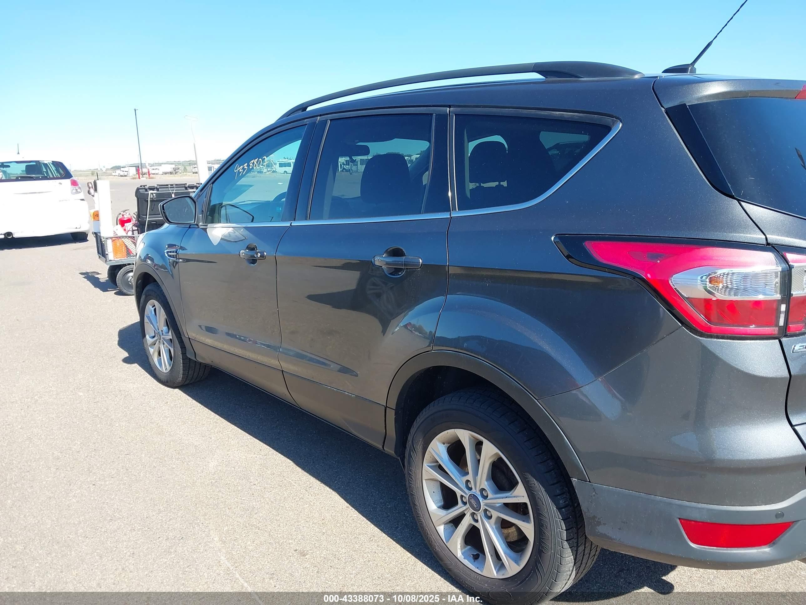 FORD ESCAPE image 6