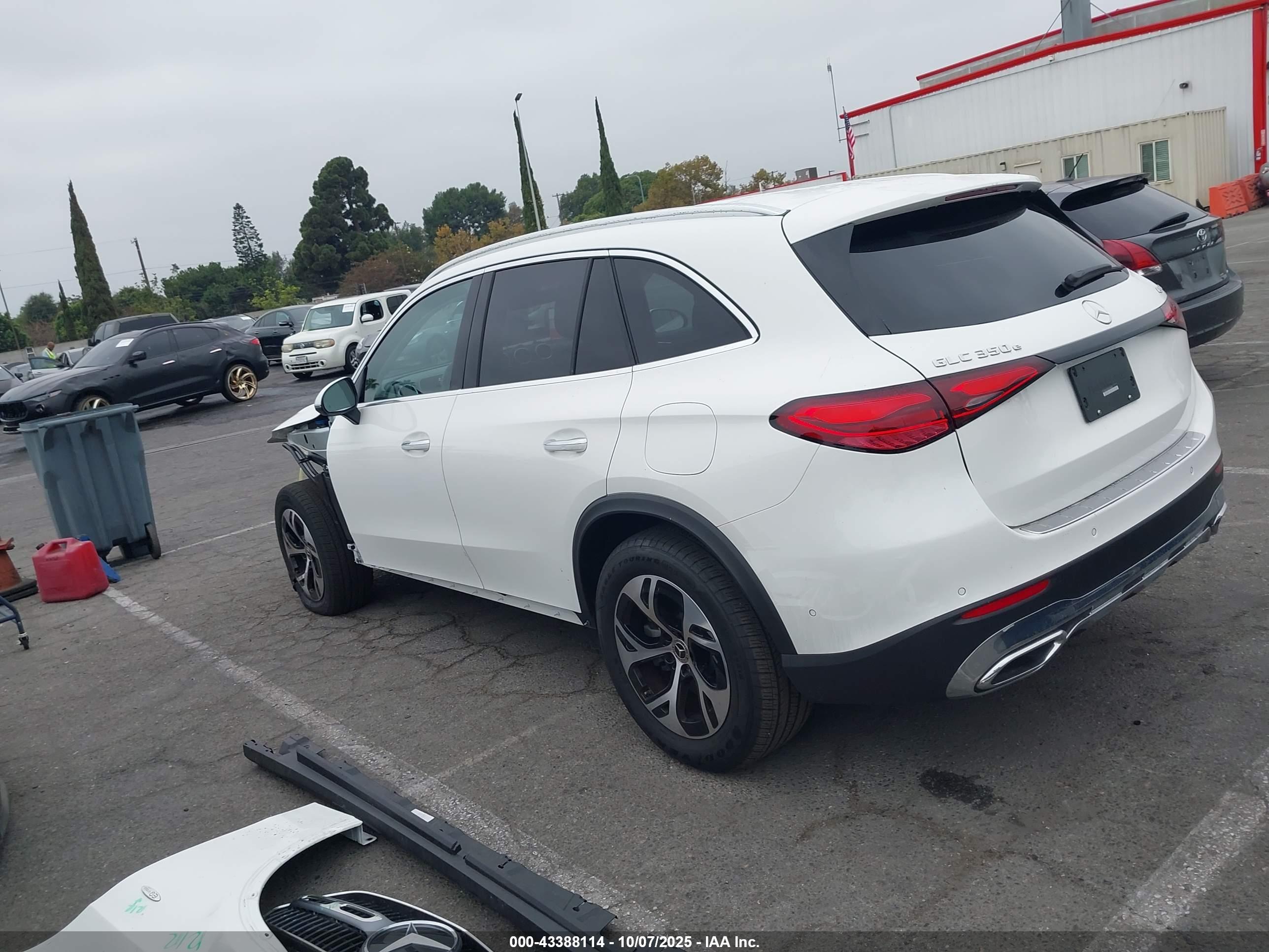 MERCEDES-BENZ GLC image 3