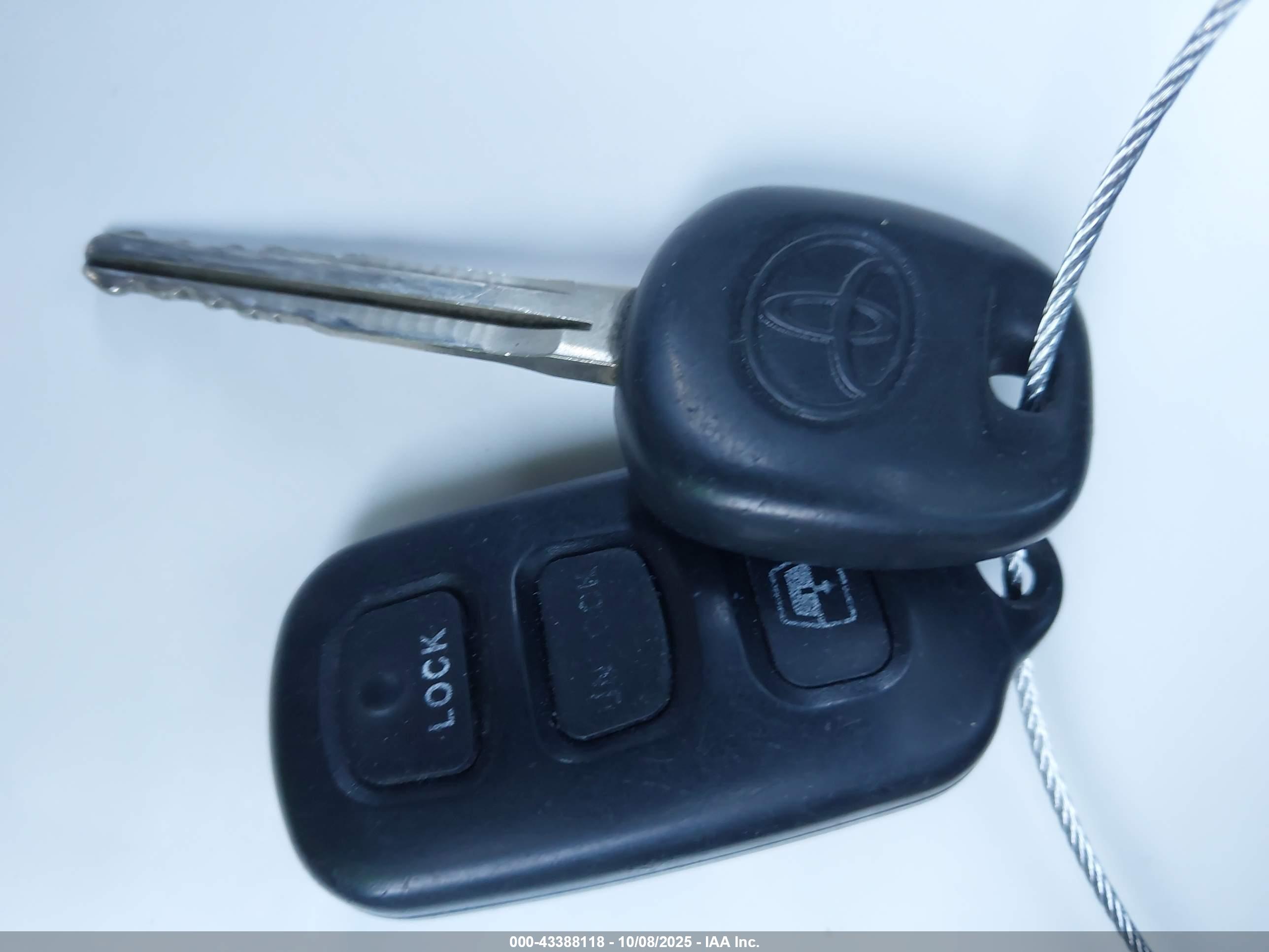TOYOTA 4RUNNER image 11