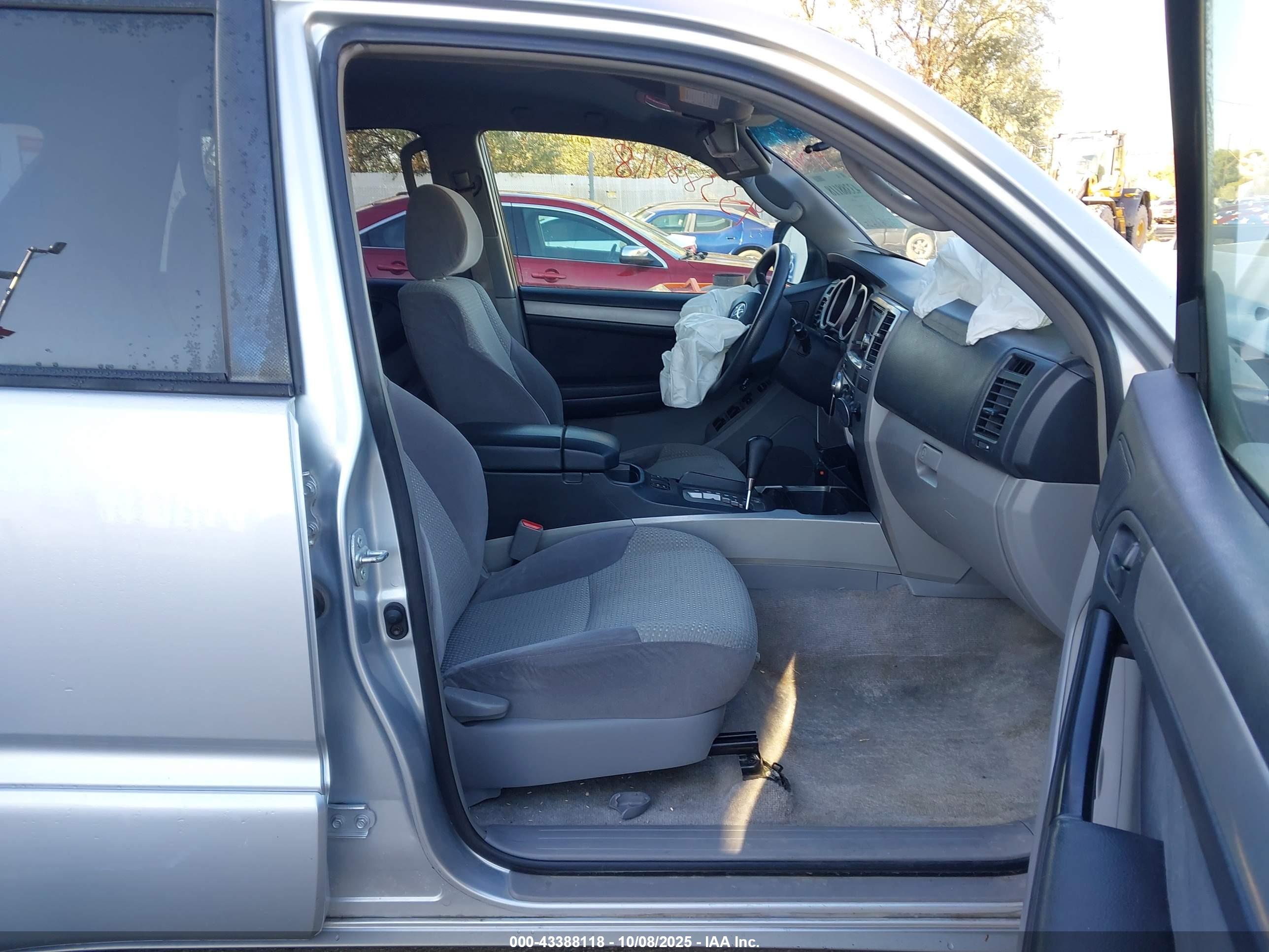 TOYOTA 4RUNNER image 5