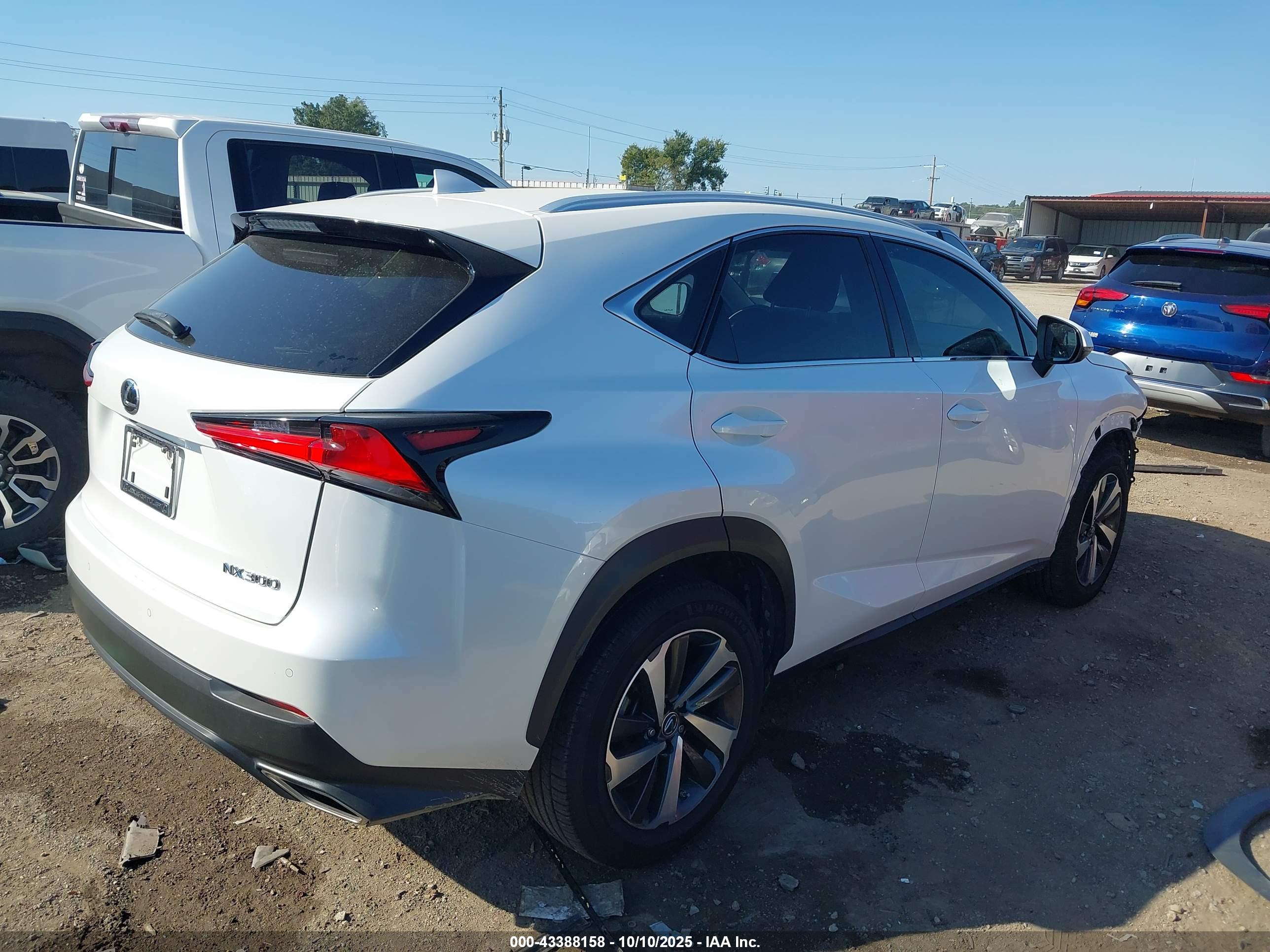 LEXUS NX image 4