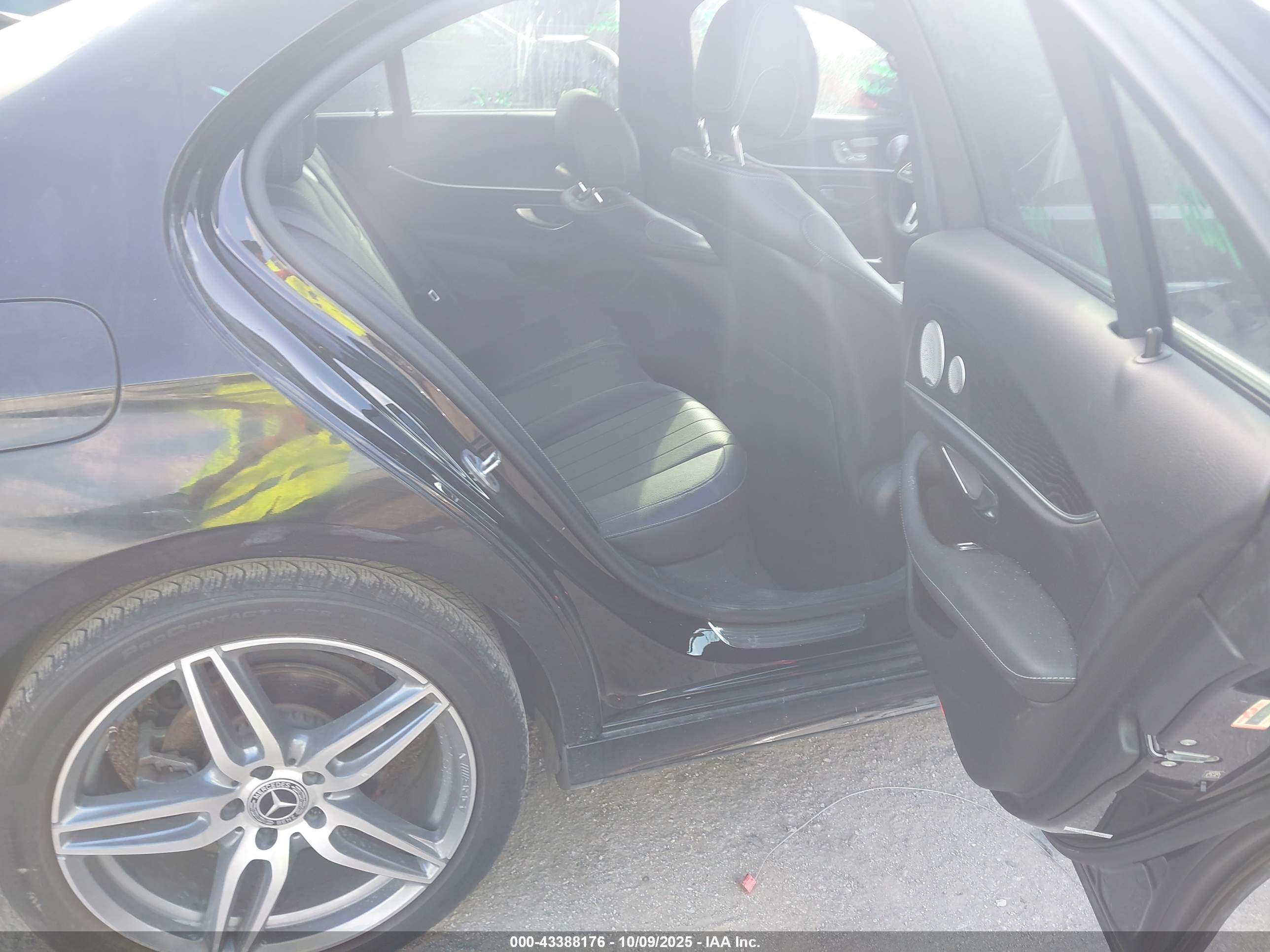MERCEDES-BENZ E image 8