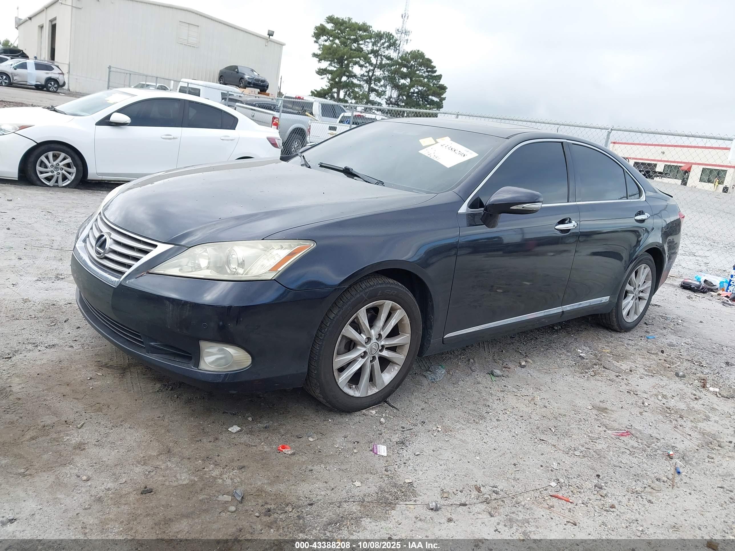 LEXUS ES image 2