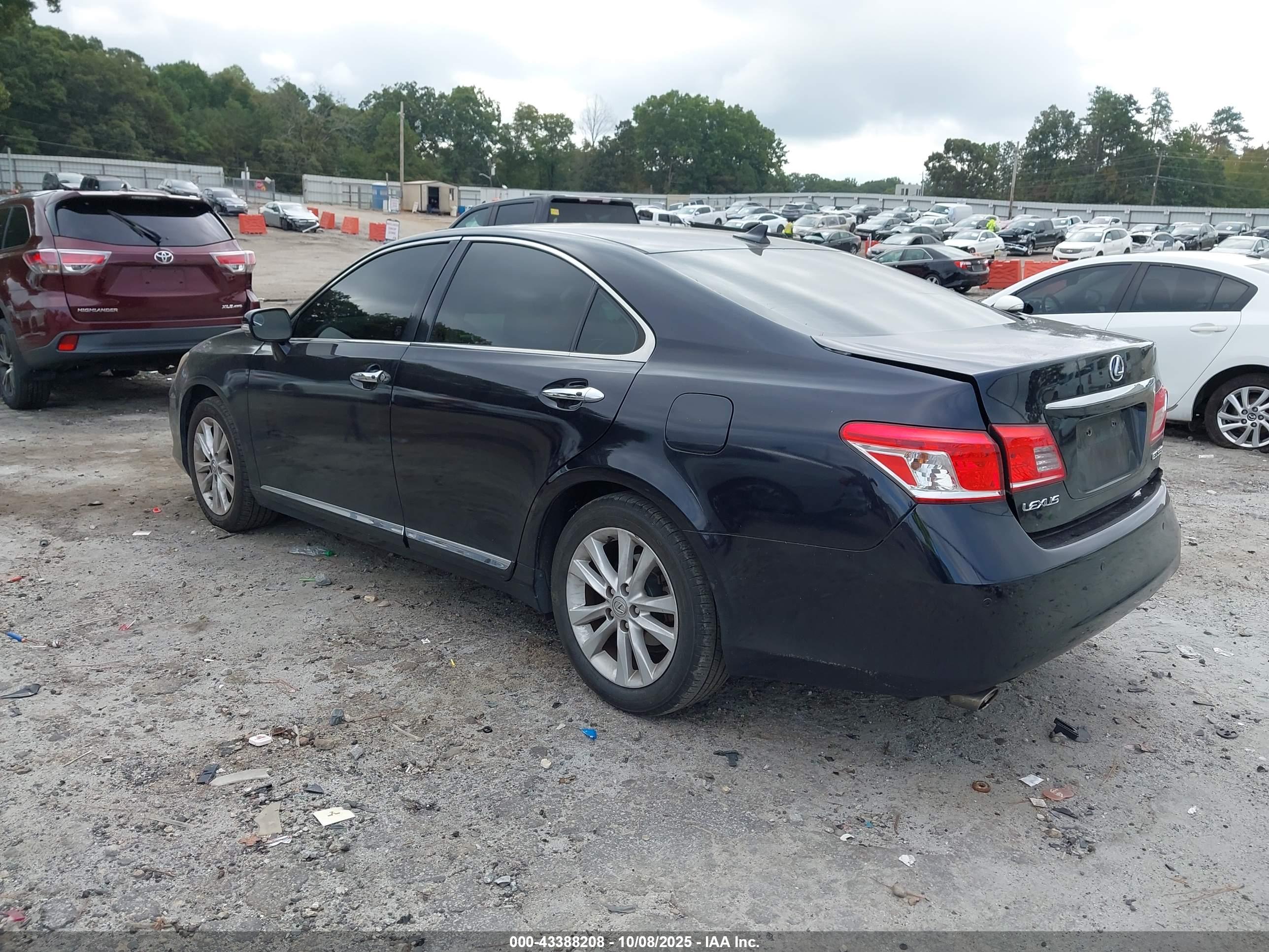 LEXUS ES image 3