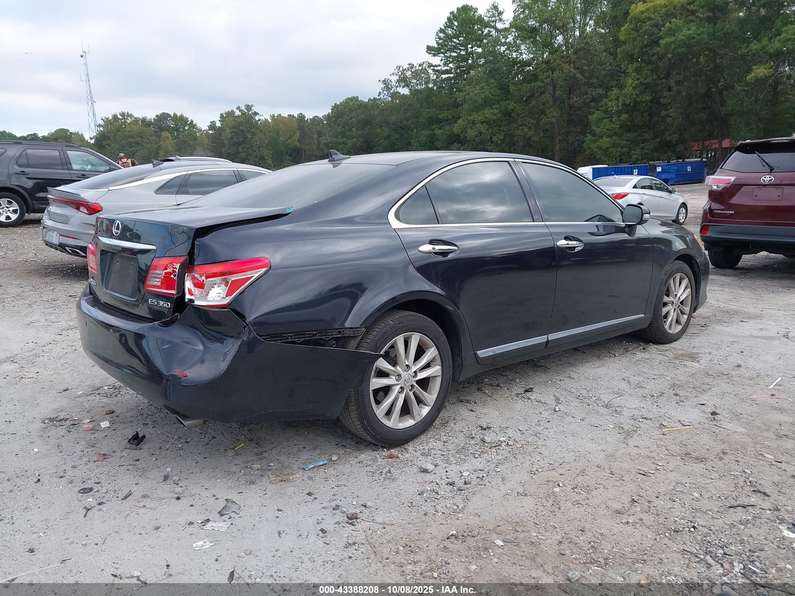 LEXUS ES image 4