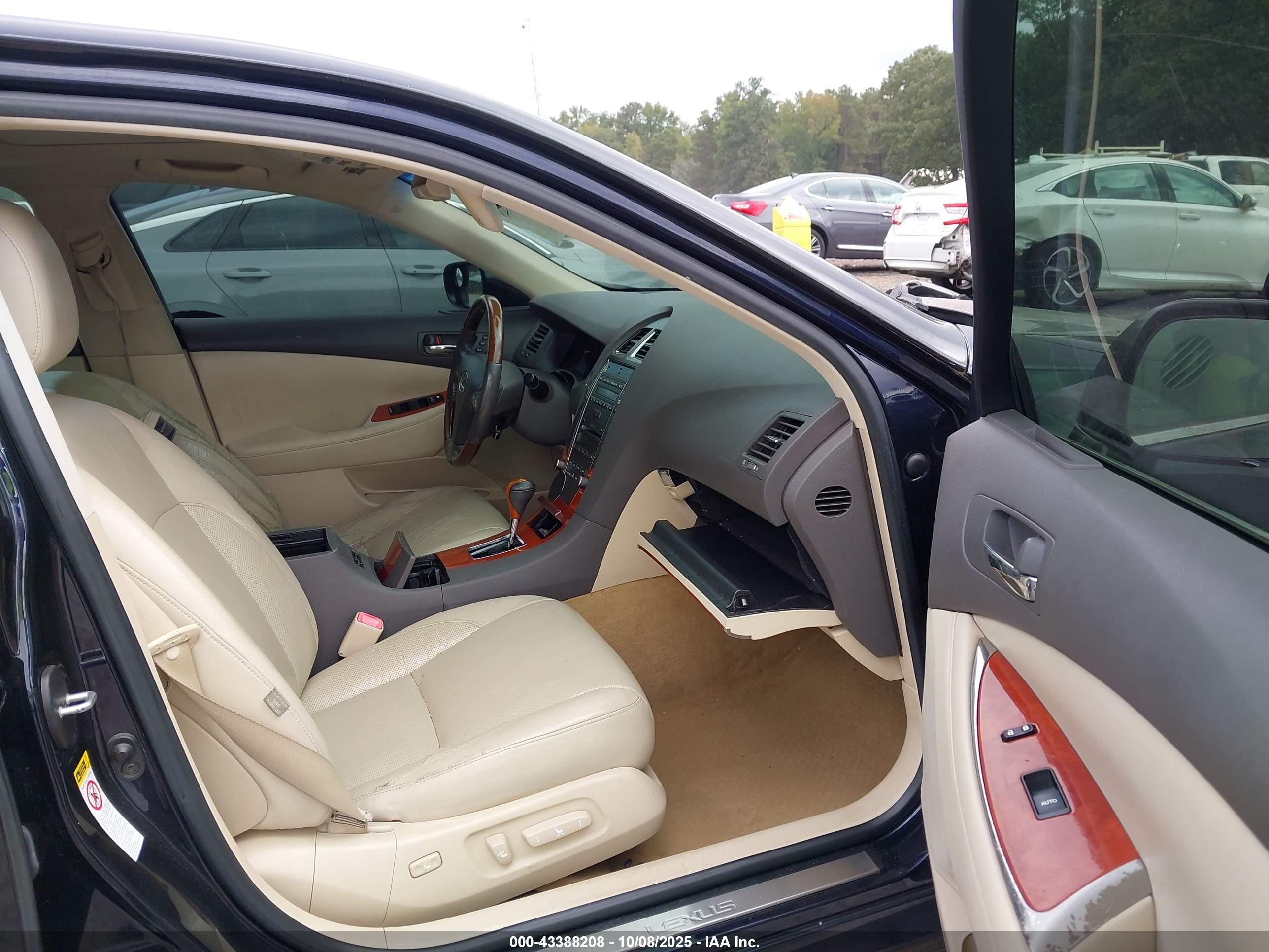 LEXUS ES image 5