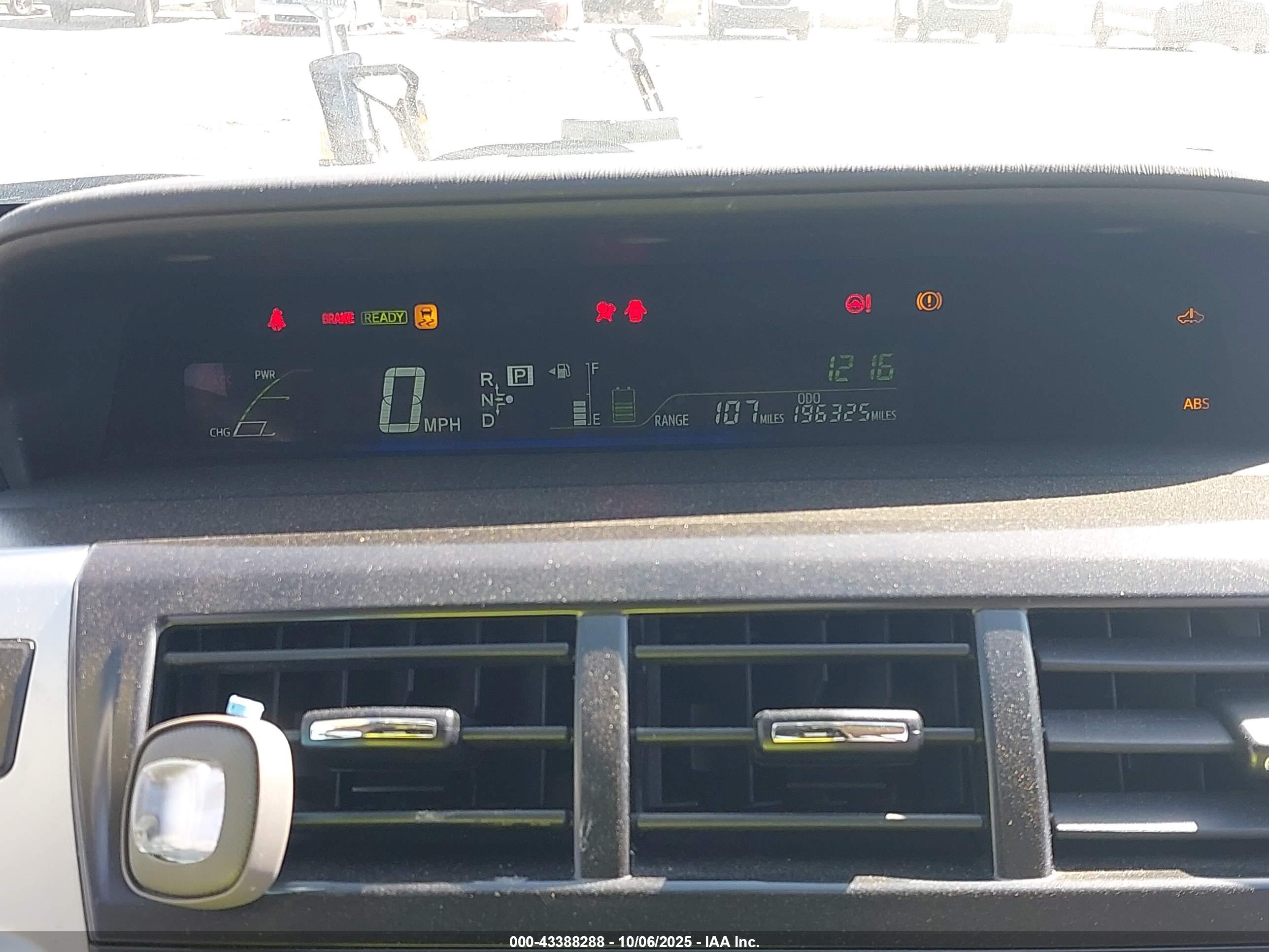 TOYOTA PRIUS image 7