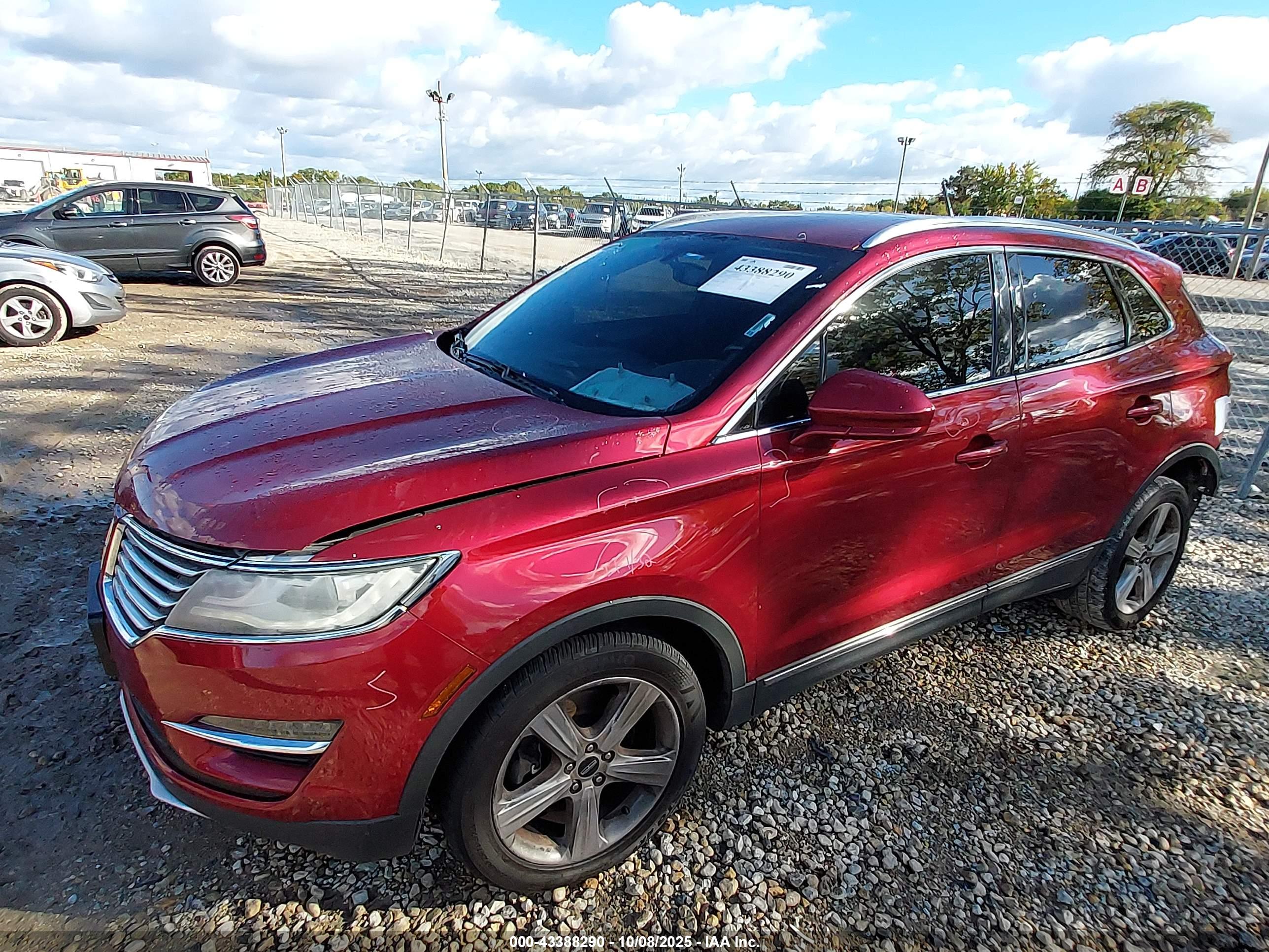 LINCOLN MKC image 2