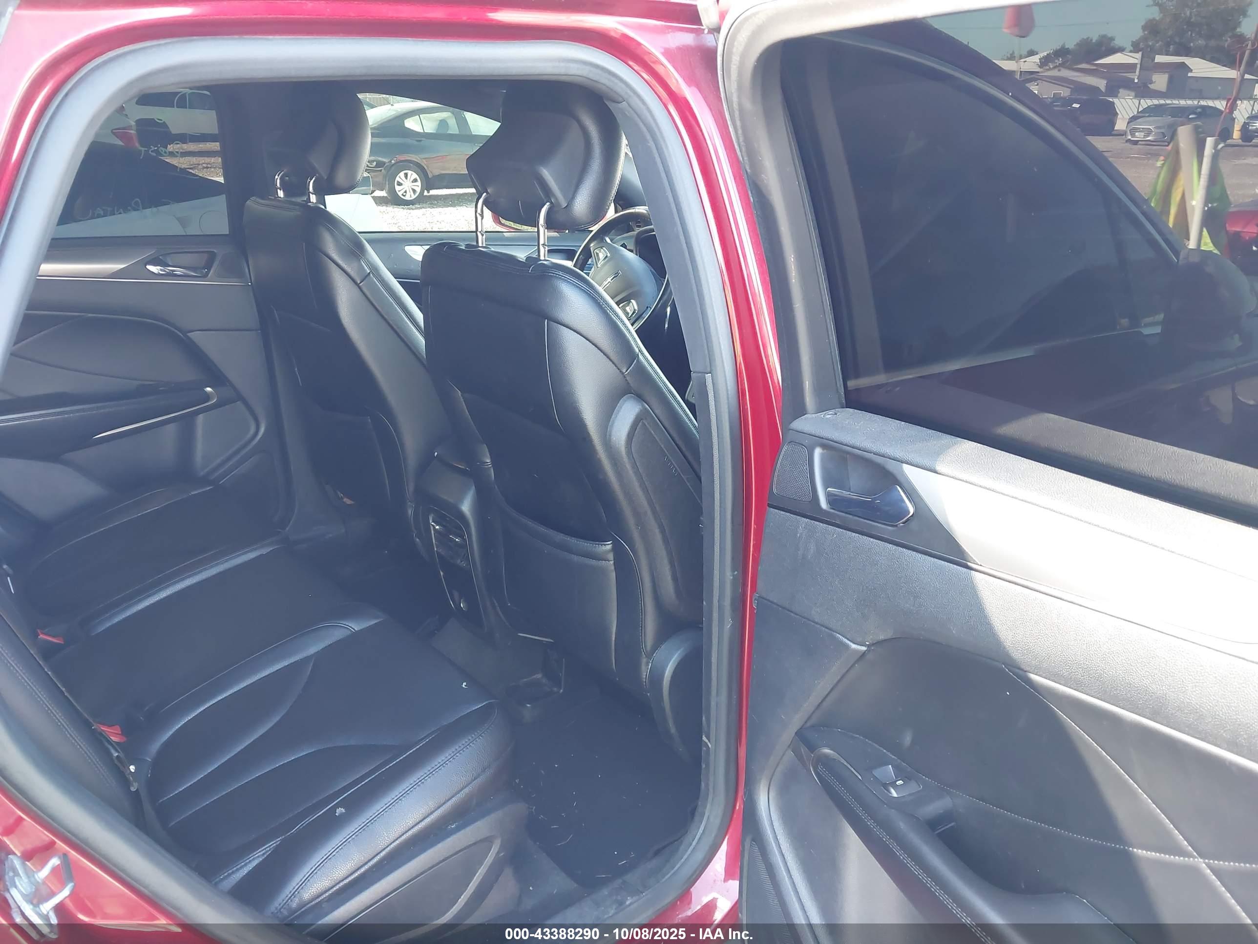 LINCOLN MKC image 8