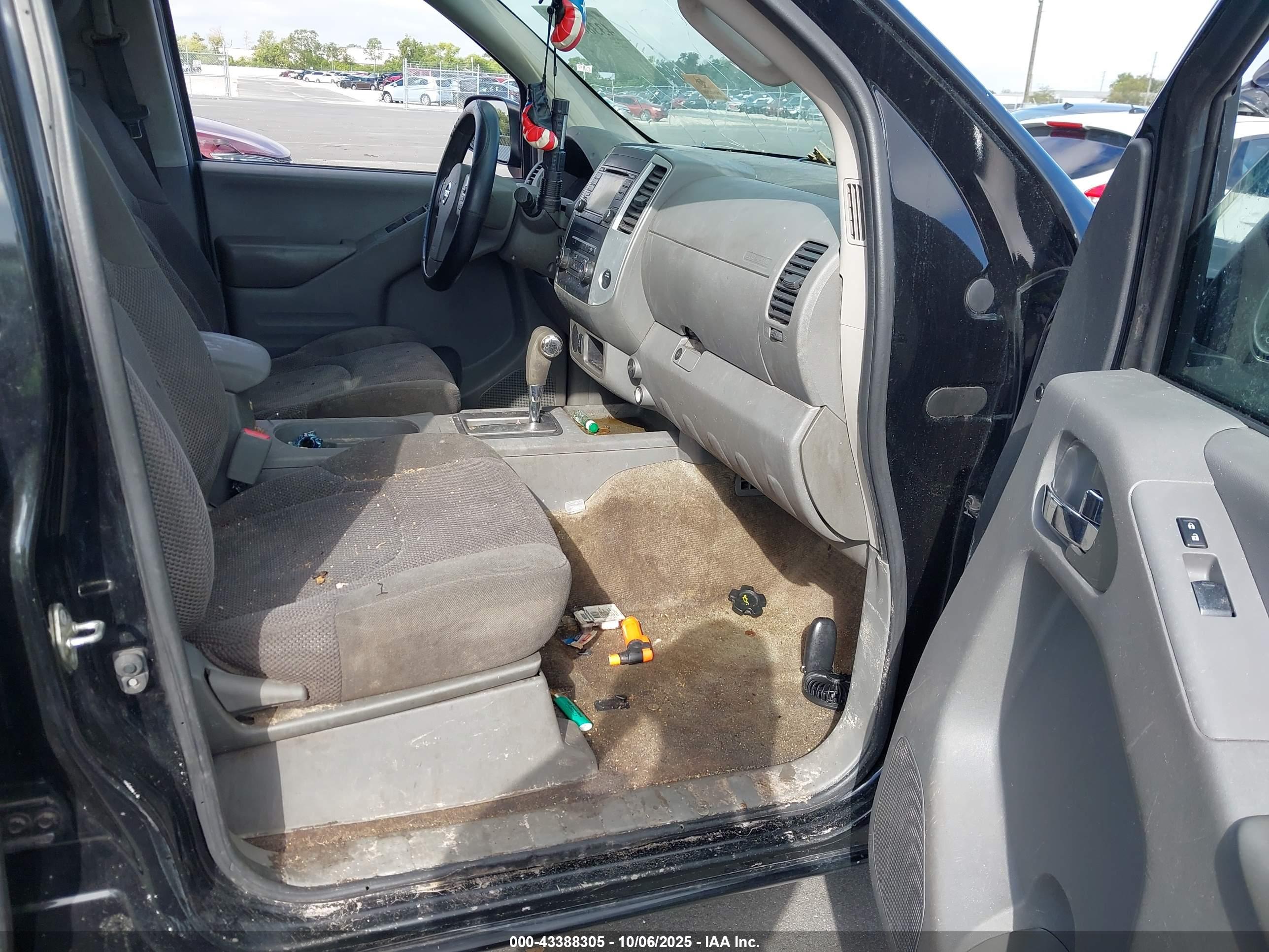 NISSAN FRONTIER image 5