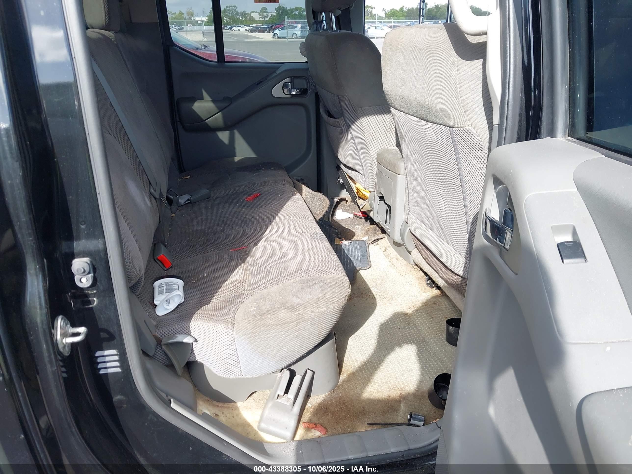 NISSAN FRONTIER image 8