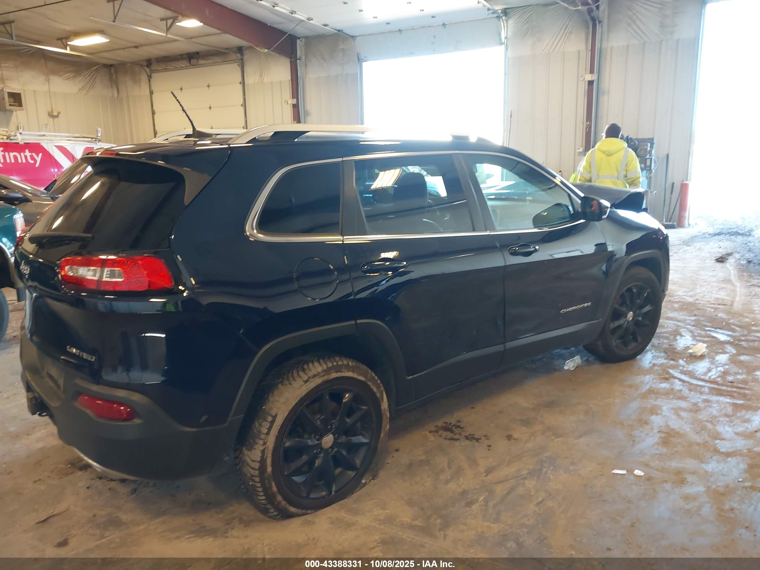 JEEP CHEROKEE image 4