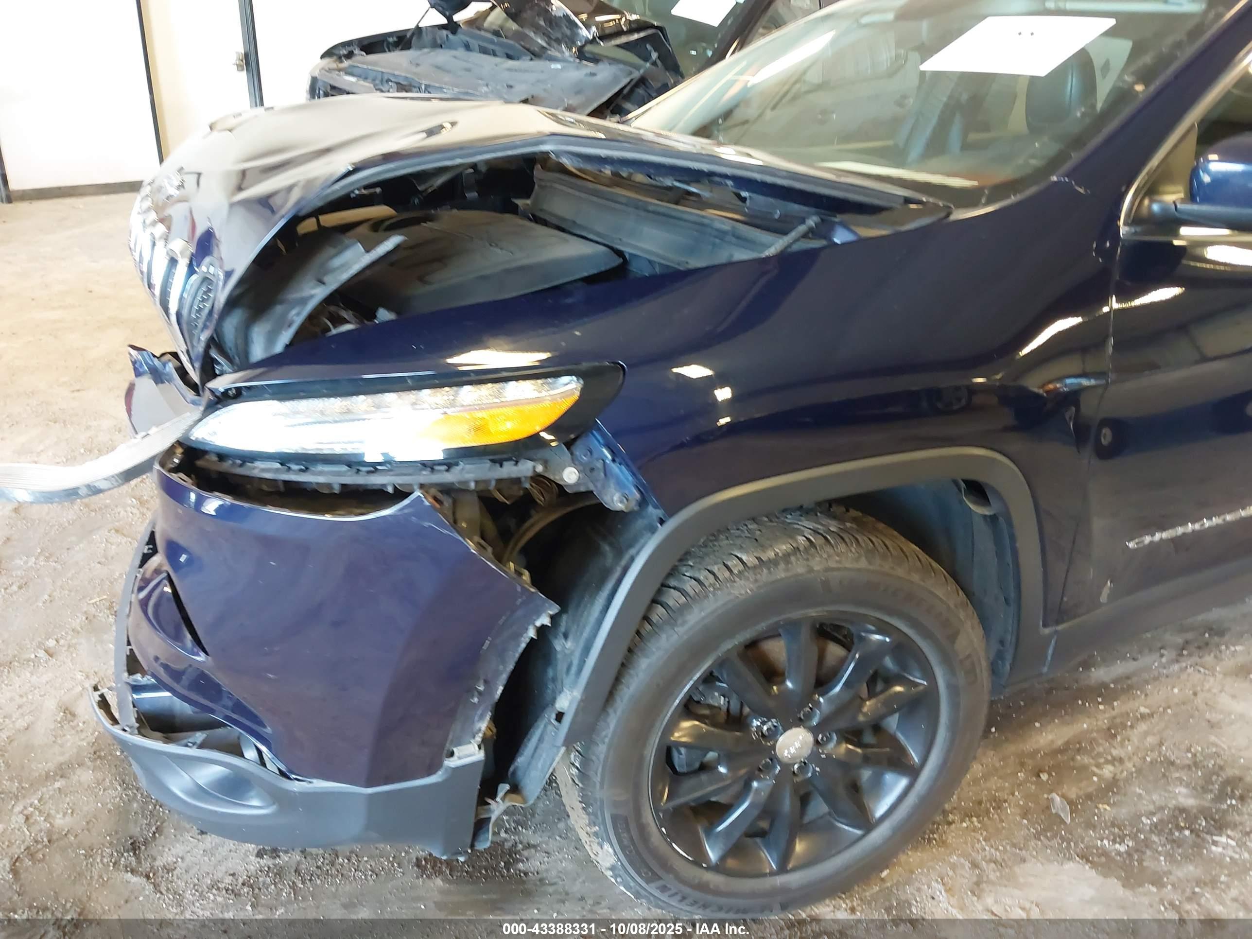 JEEP CHEROKEE image 6