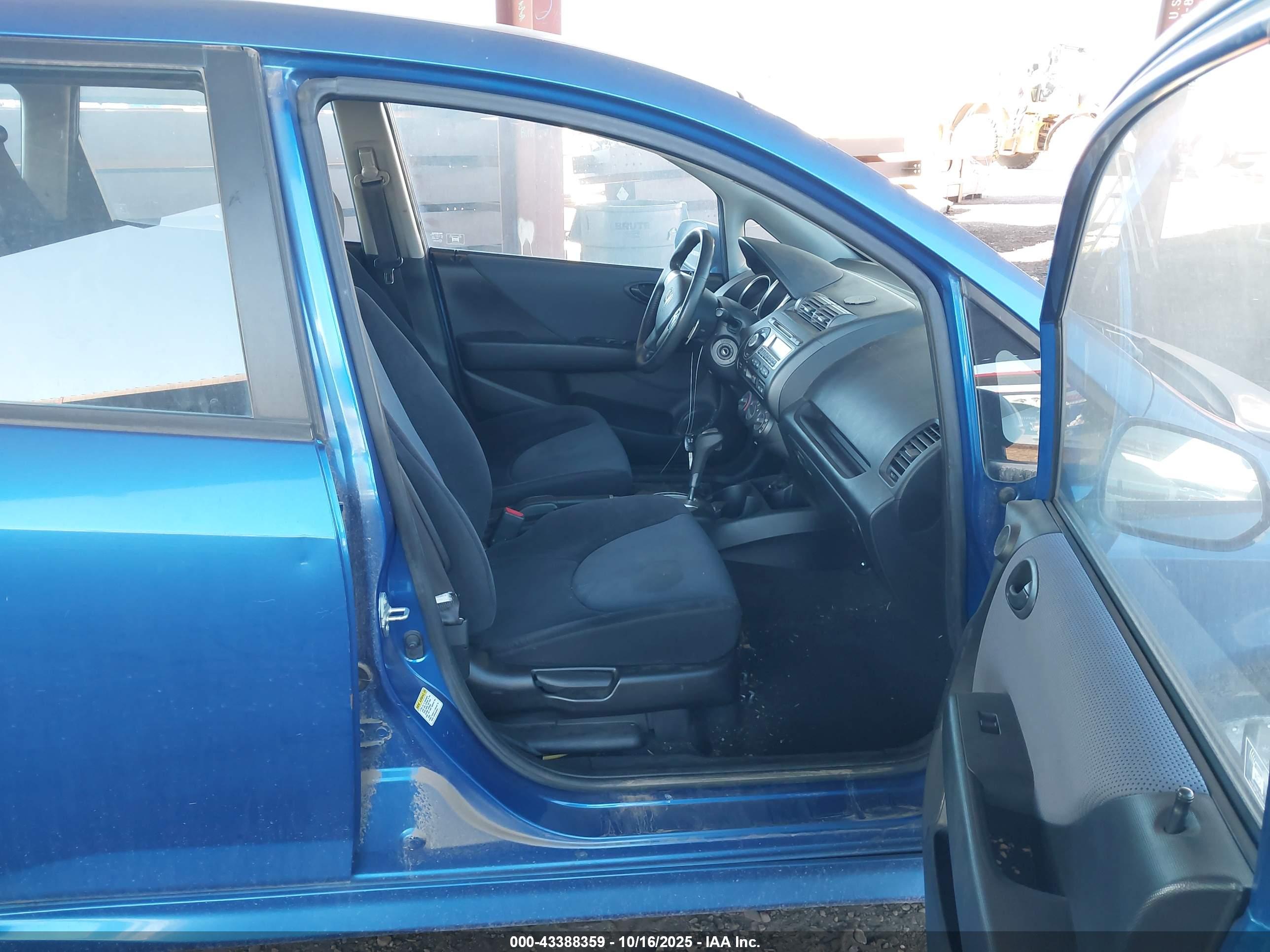 HONDA FIT image 5