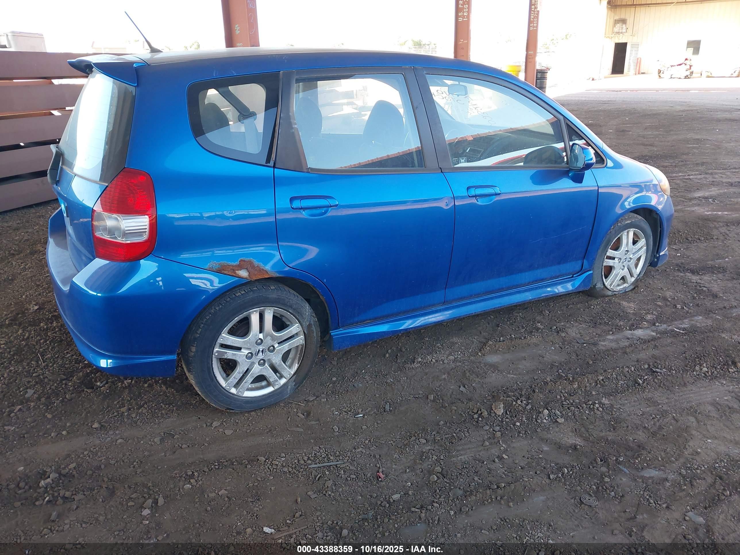 HONDA FIT image 6