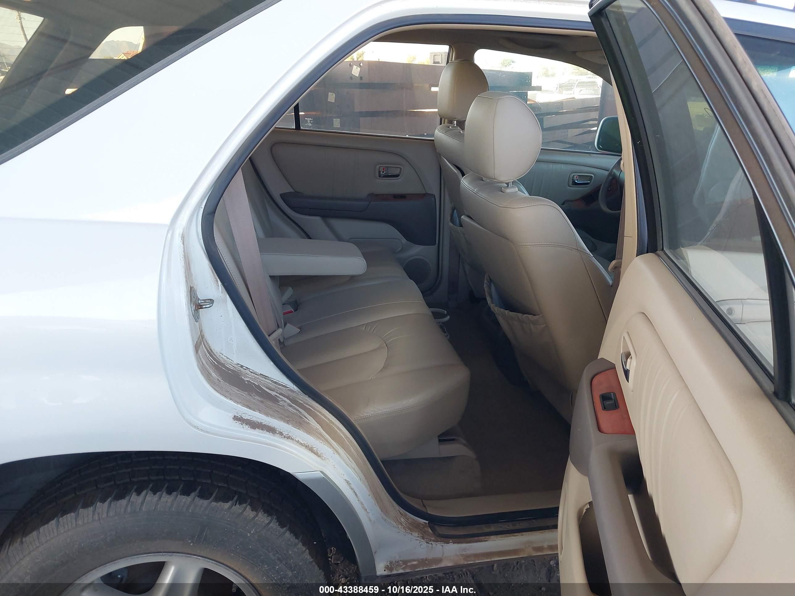 LEXUS RX image 8