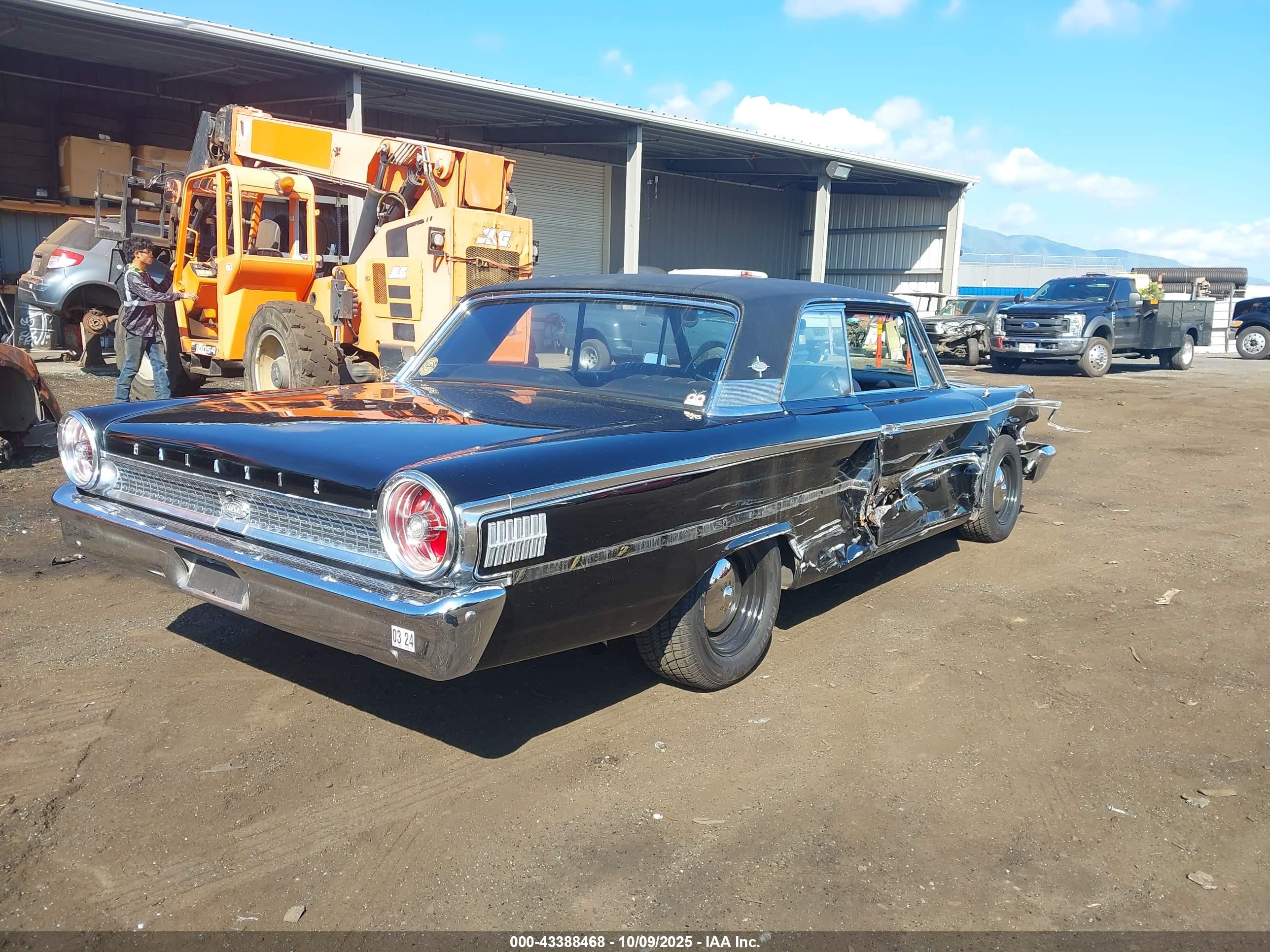 FORD GALAXIE image 4