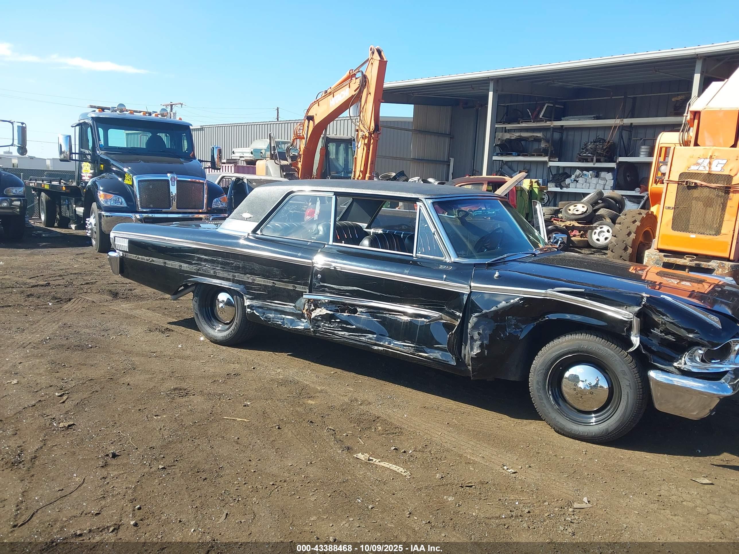 FORD GALAXIE image 6