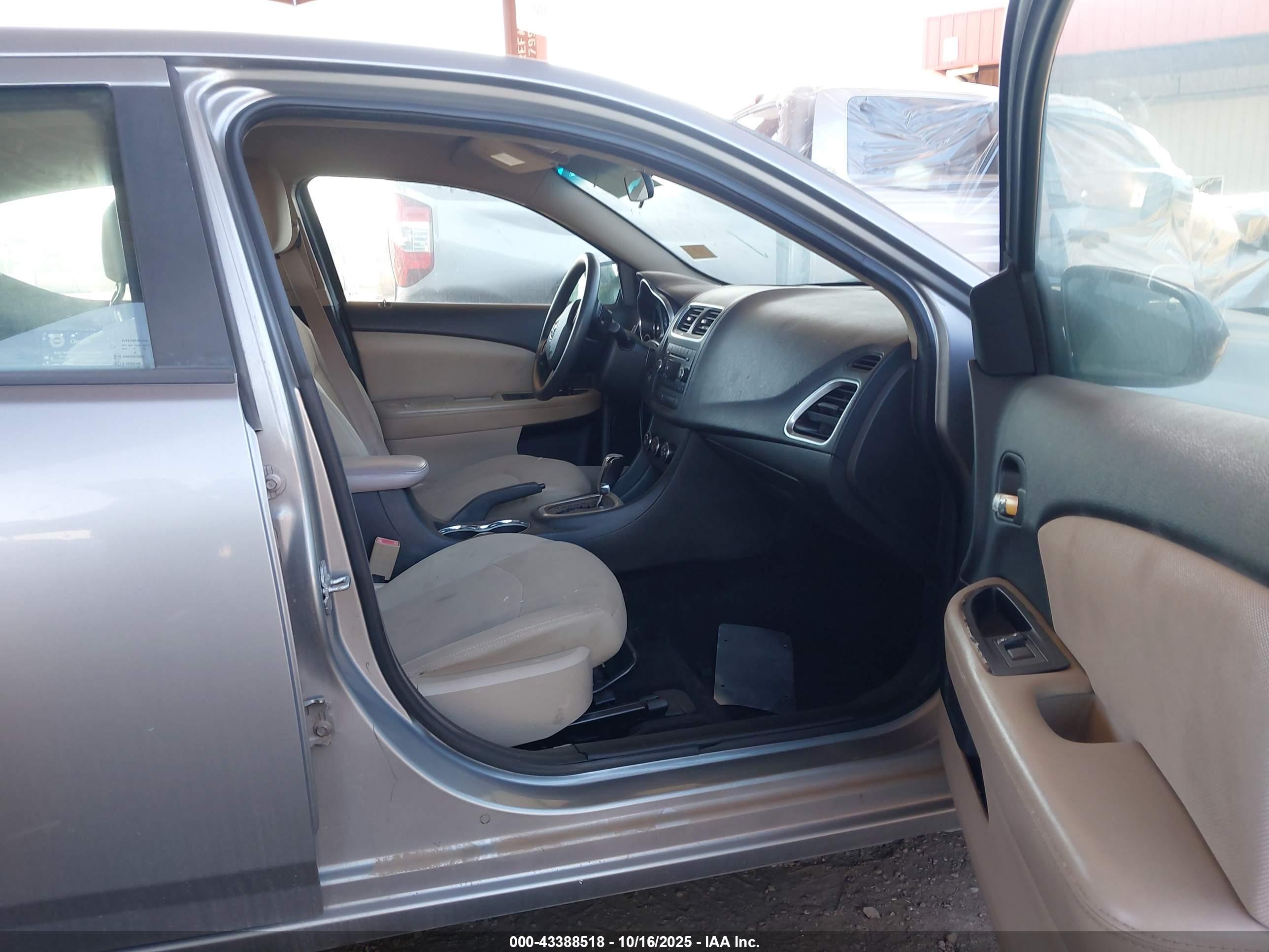 DODGE AVENGER image 5
