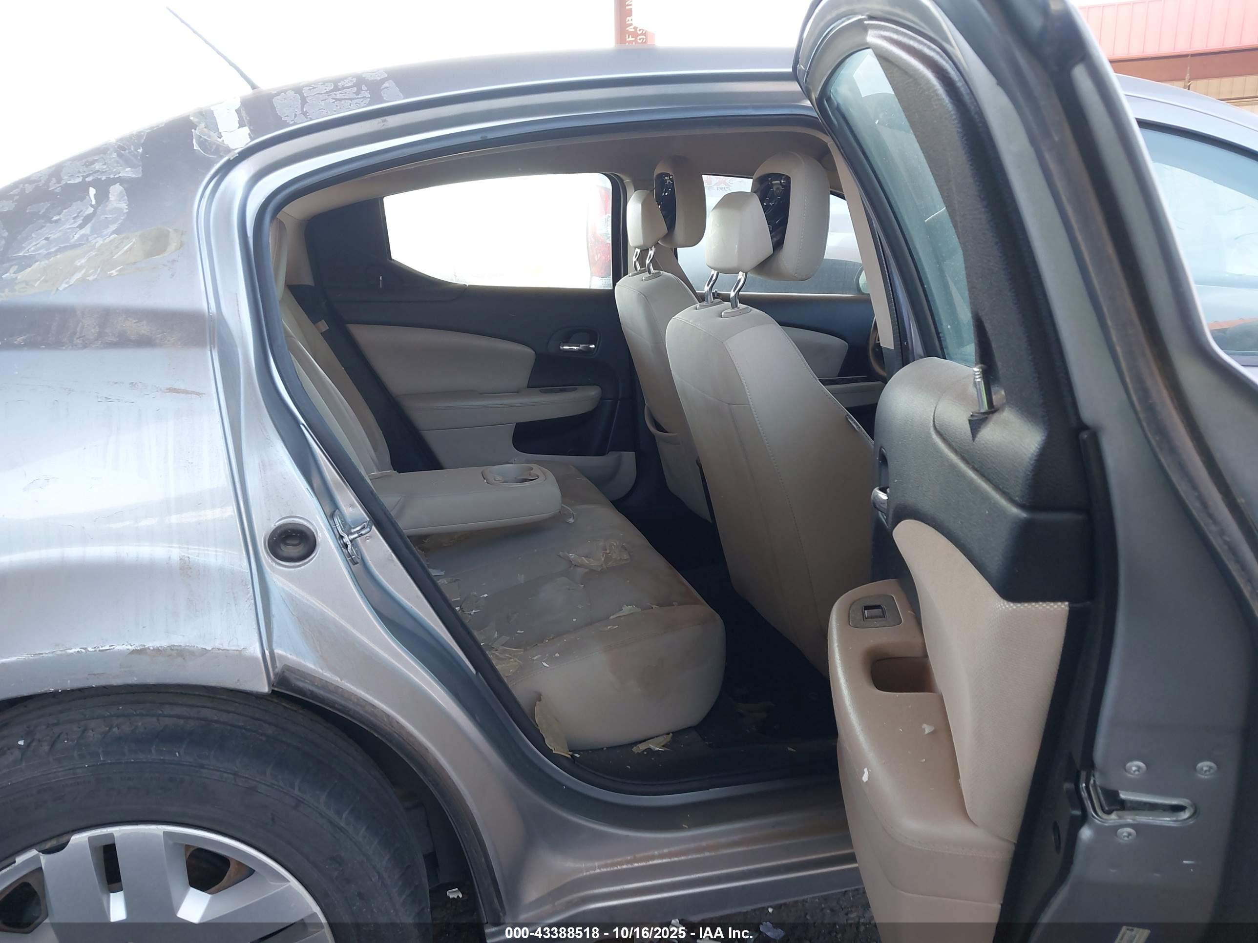 DODGE AVENGER image 8