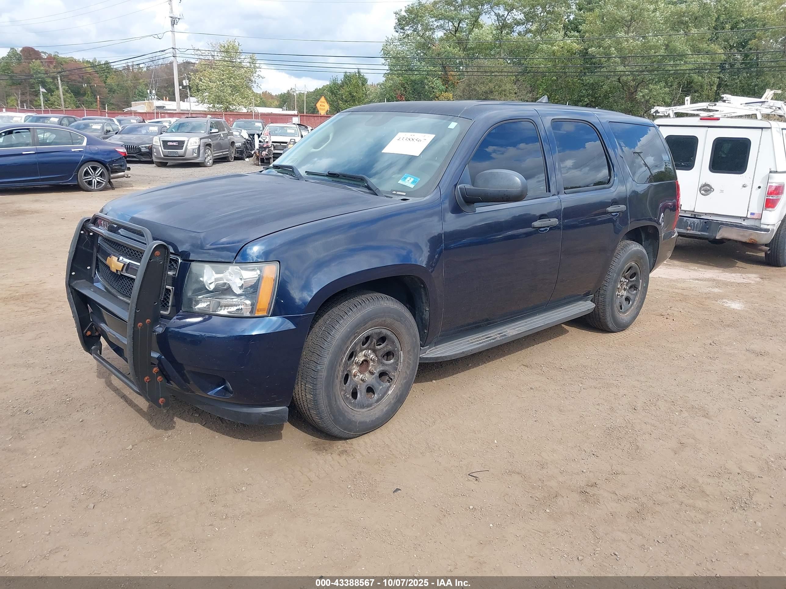 CHEVROLET TAHOE image 2