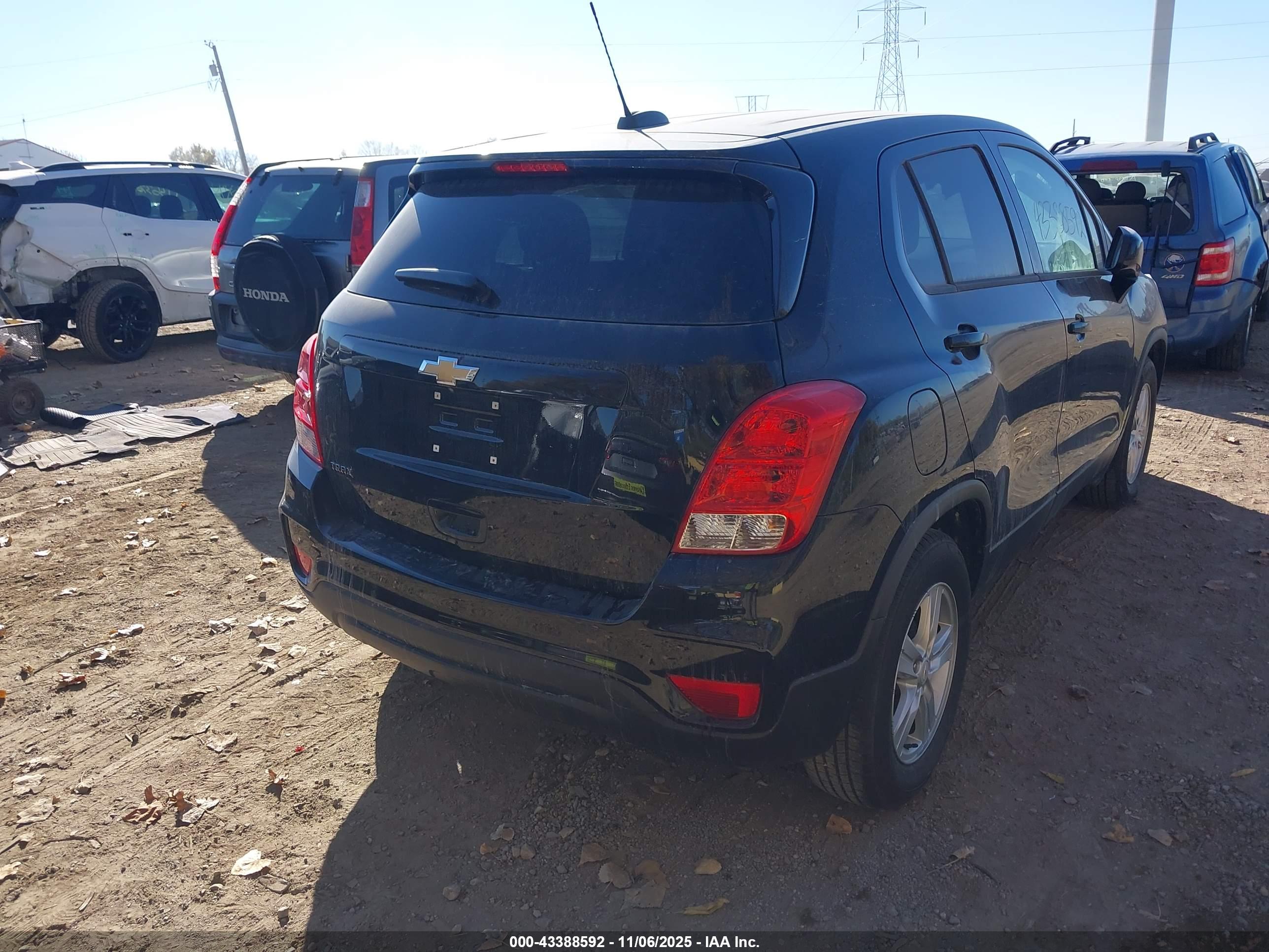 CHEVROLET TRAX image 4